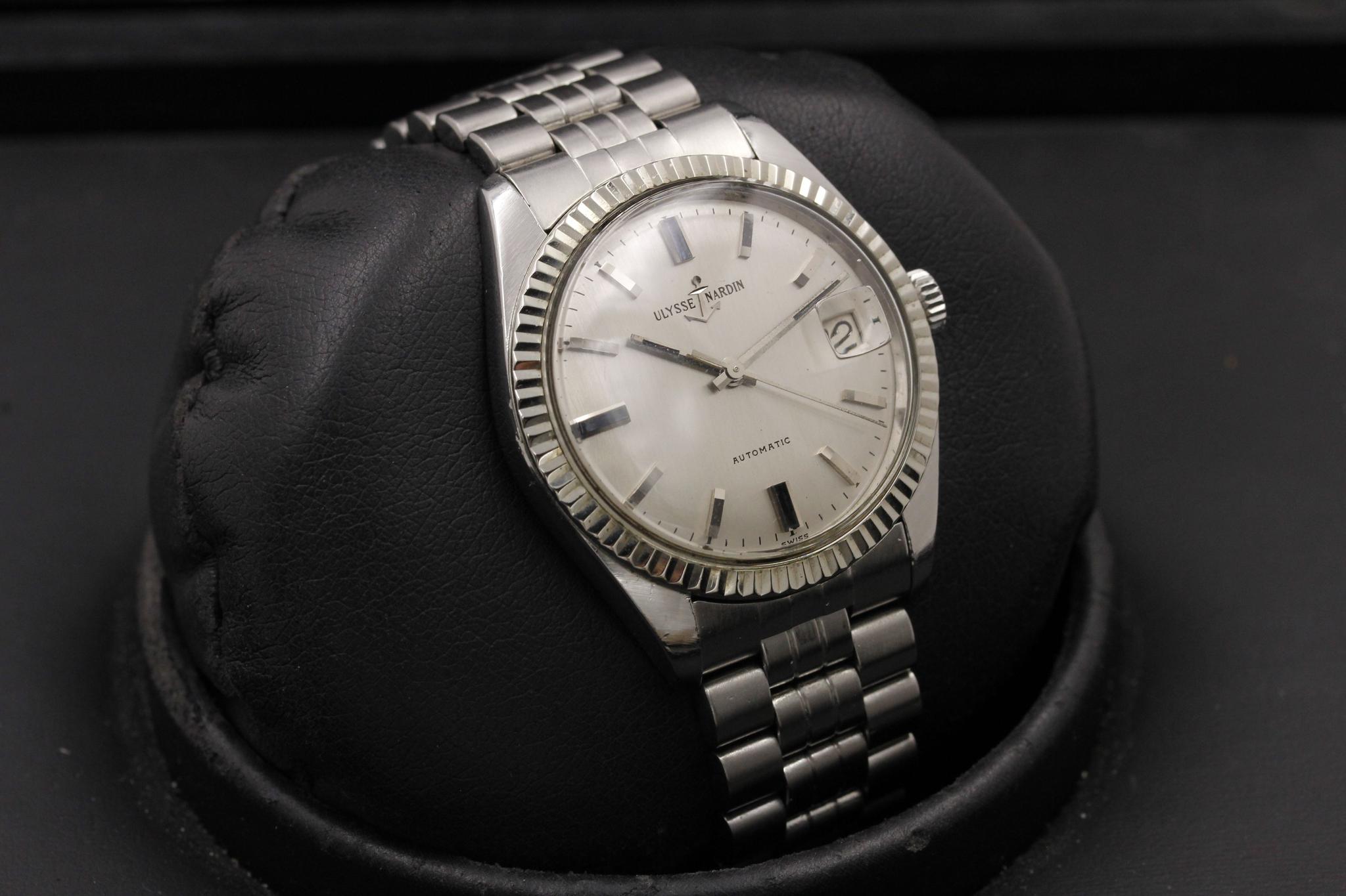 Watch Image 11