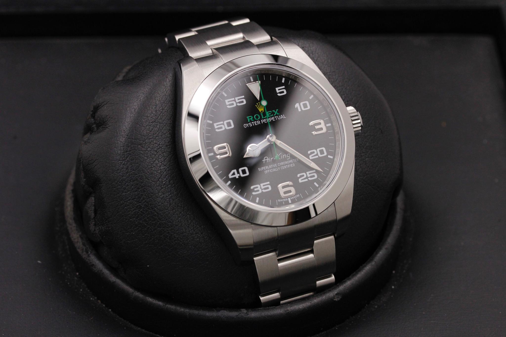 Watch Image 10