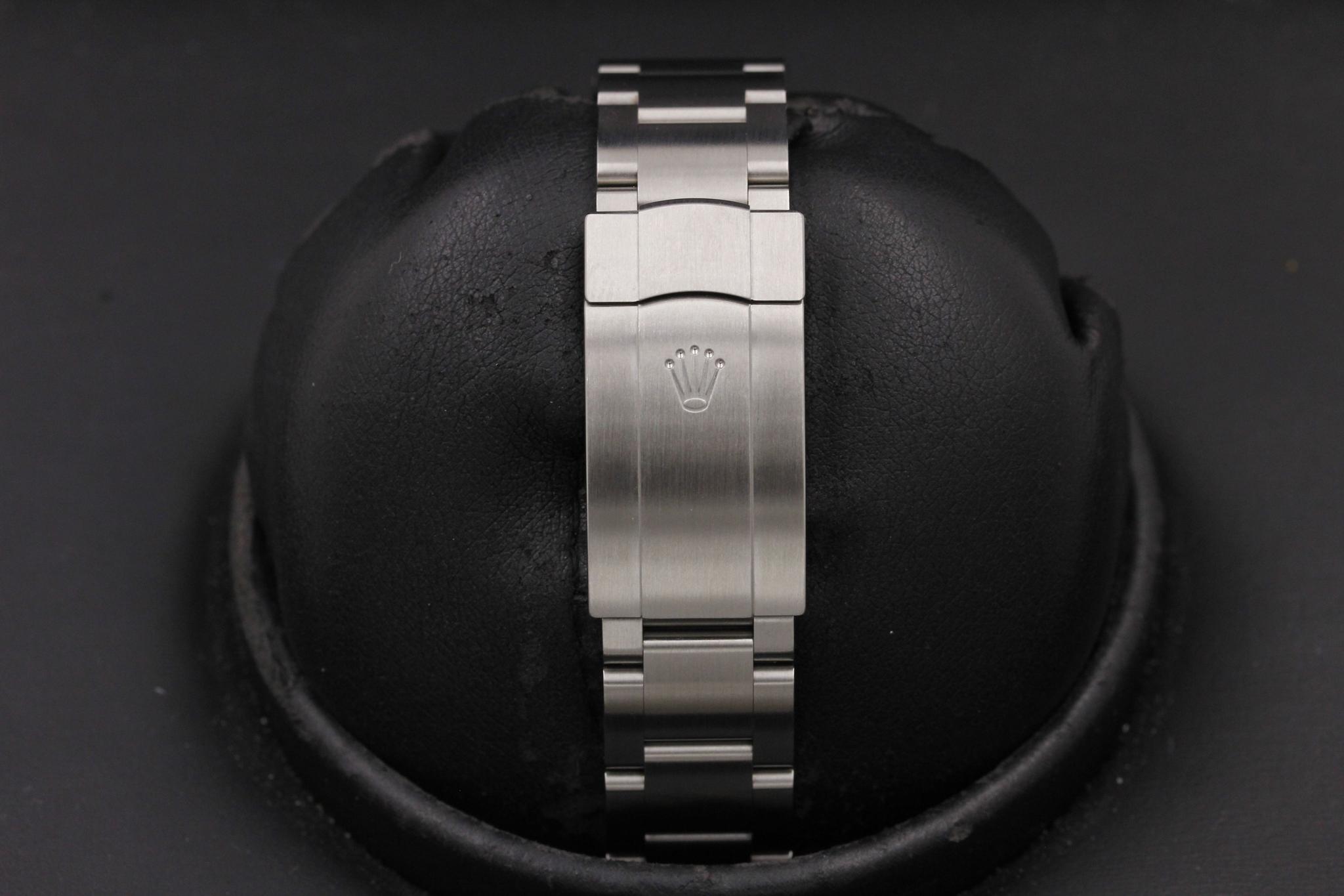 Watch Image 8