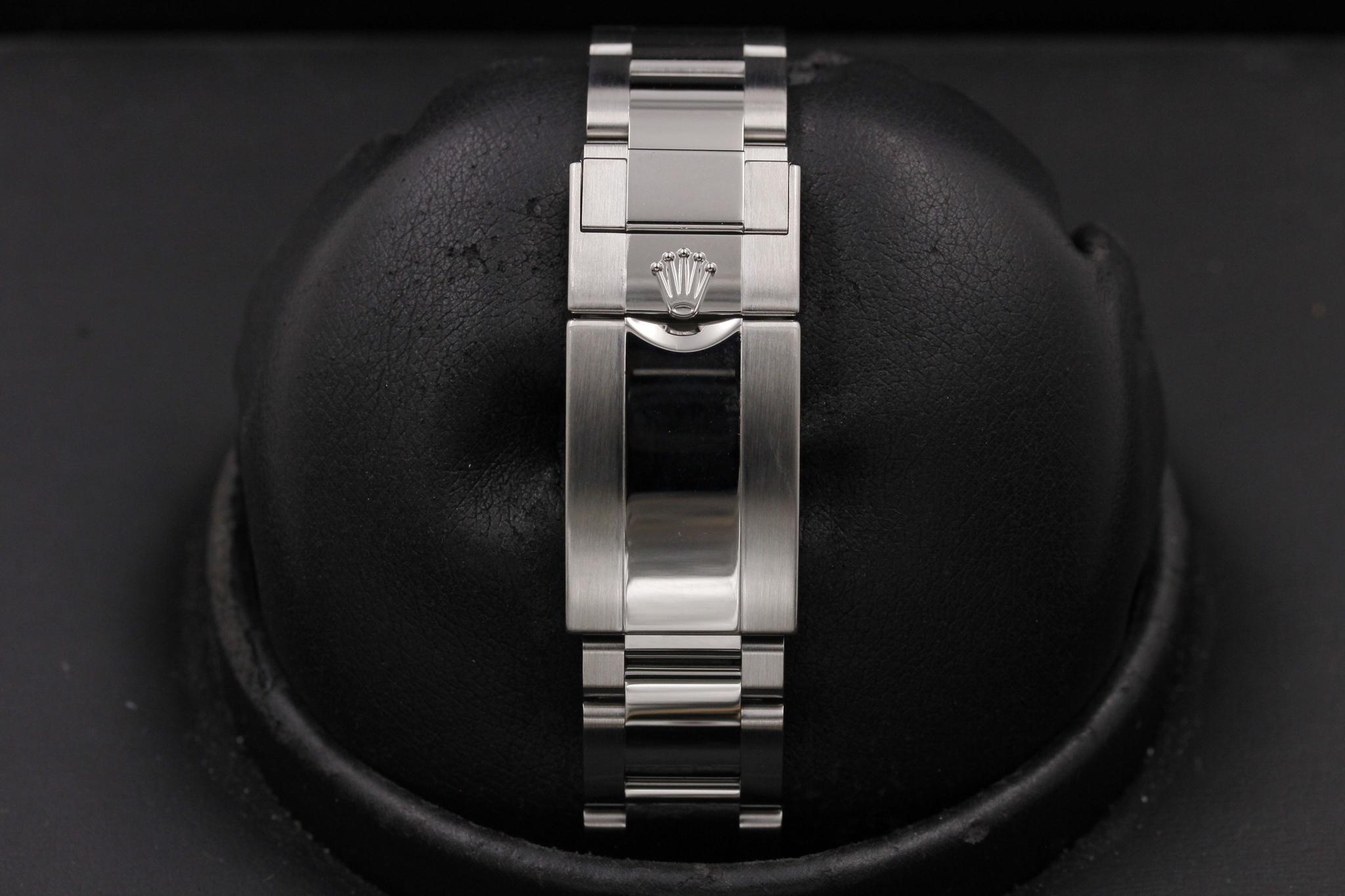 Watch Image 8