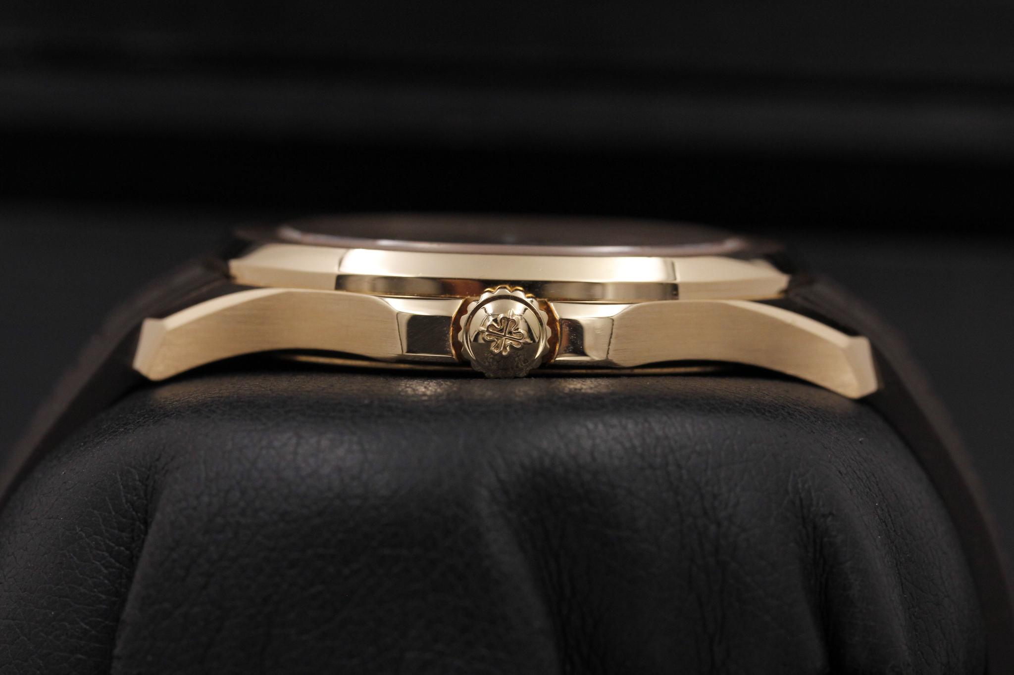 Watch Image 3