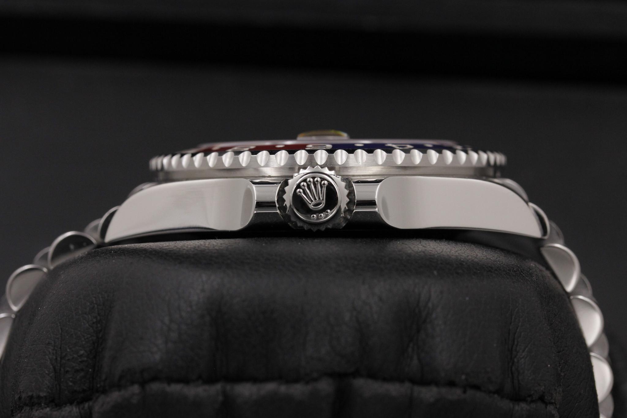 Watch Image 3