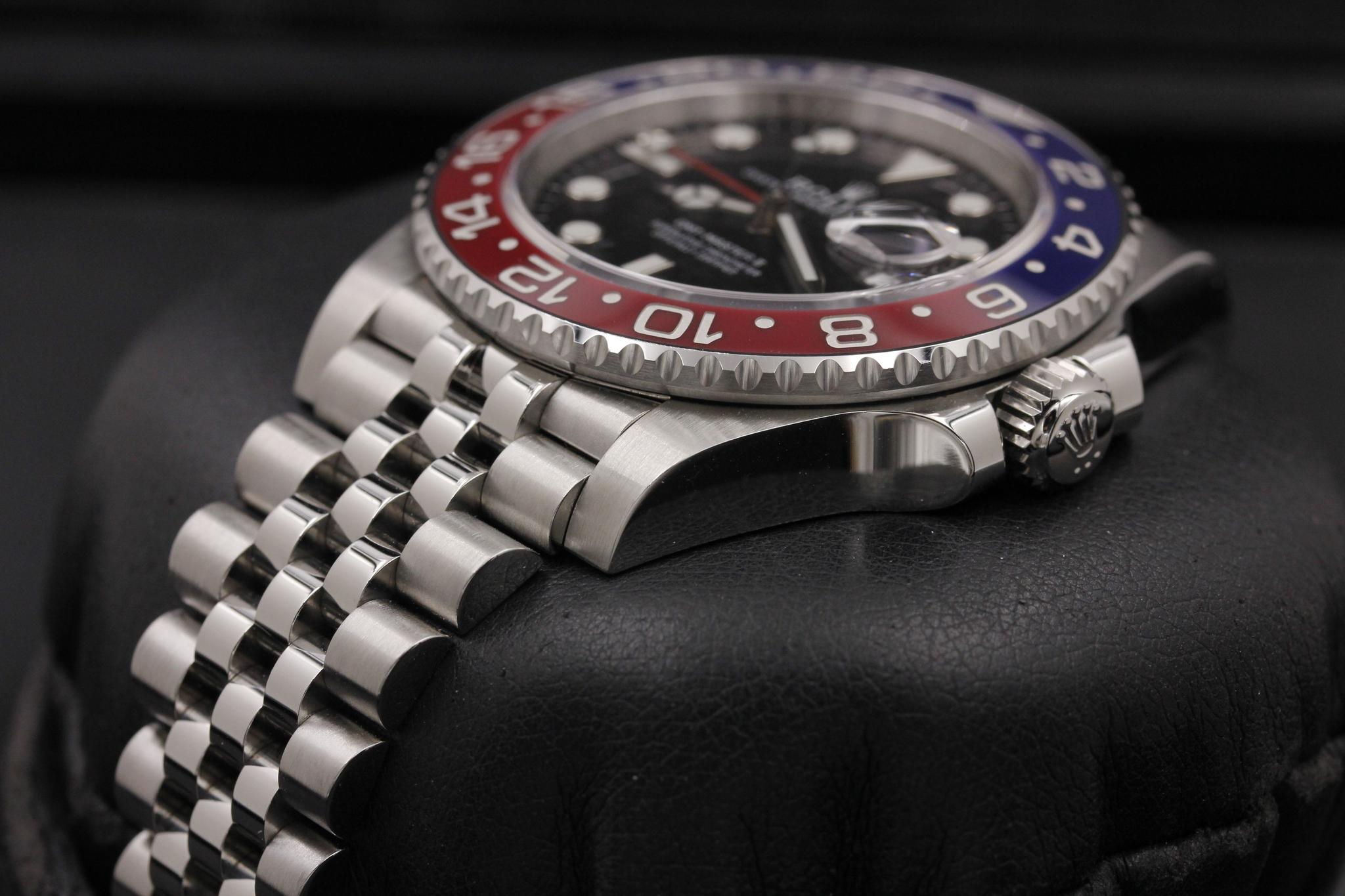 Watch Image 2