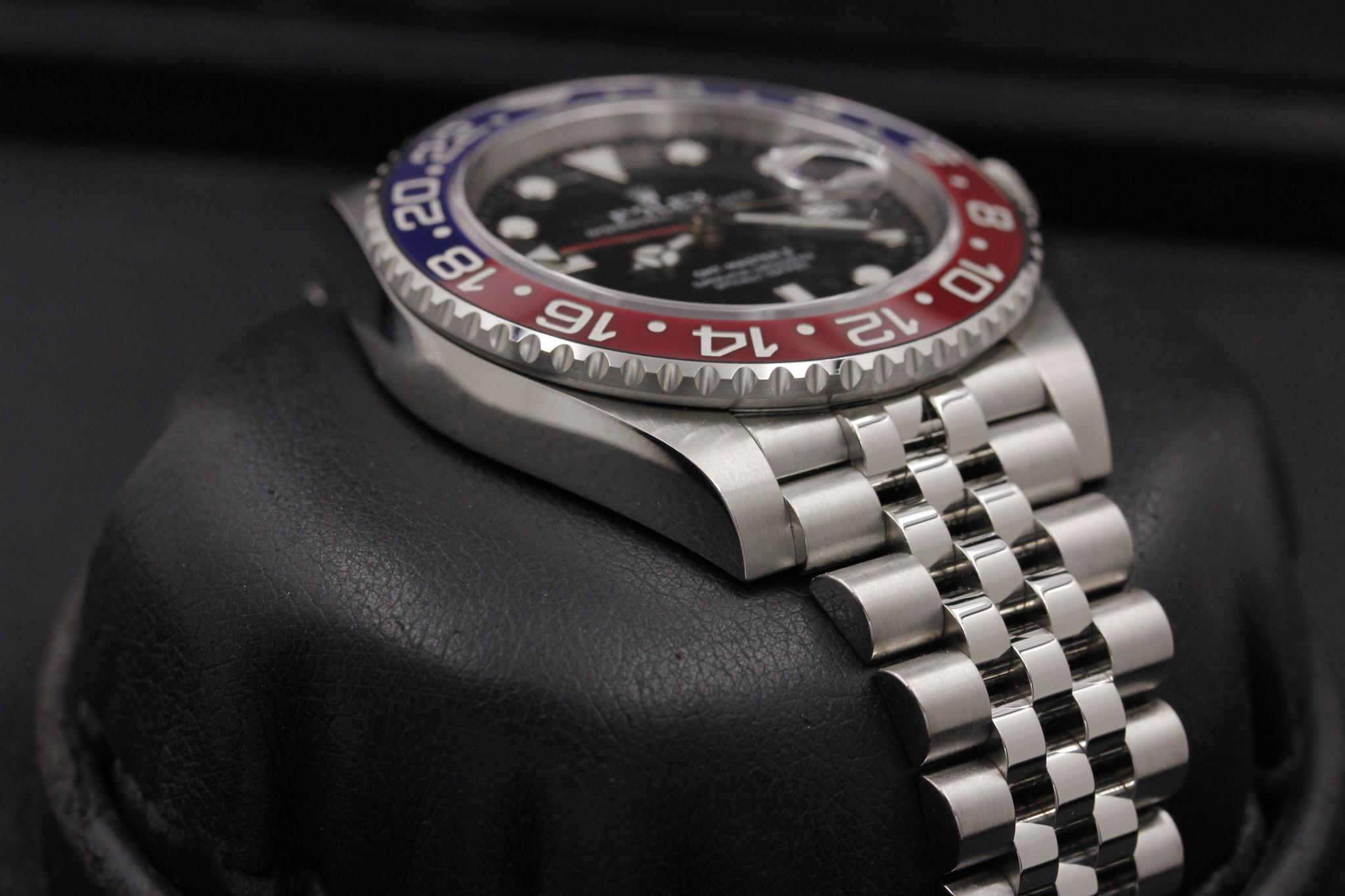 Watch Image 6