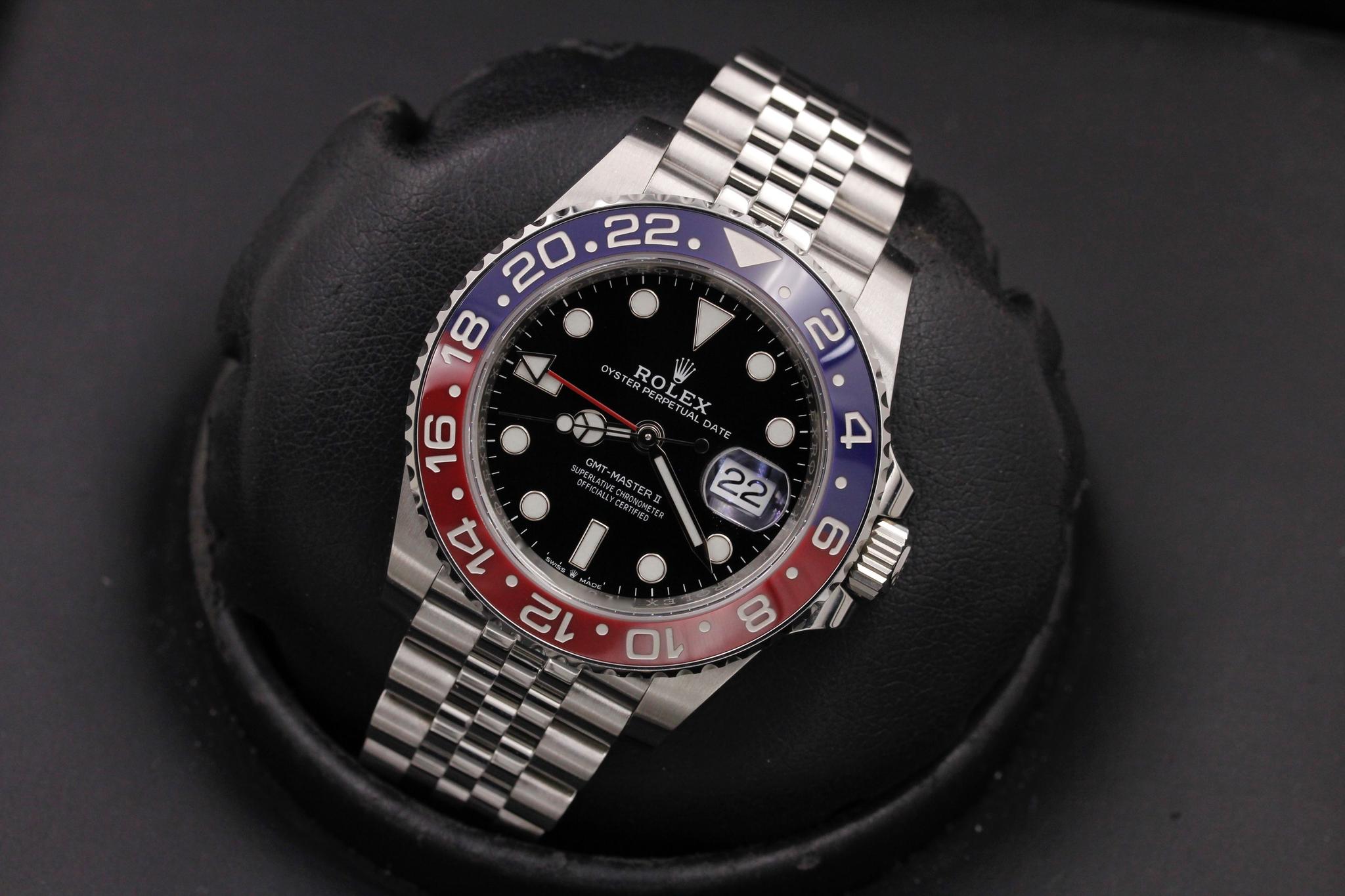 Watch Image 9
