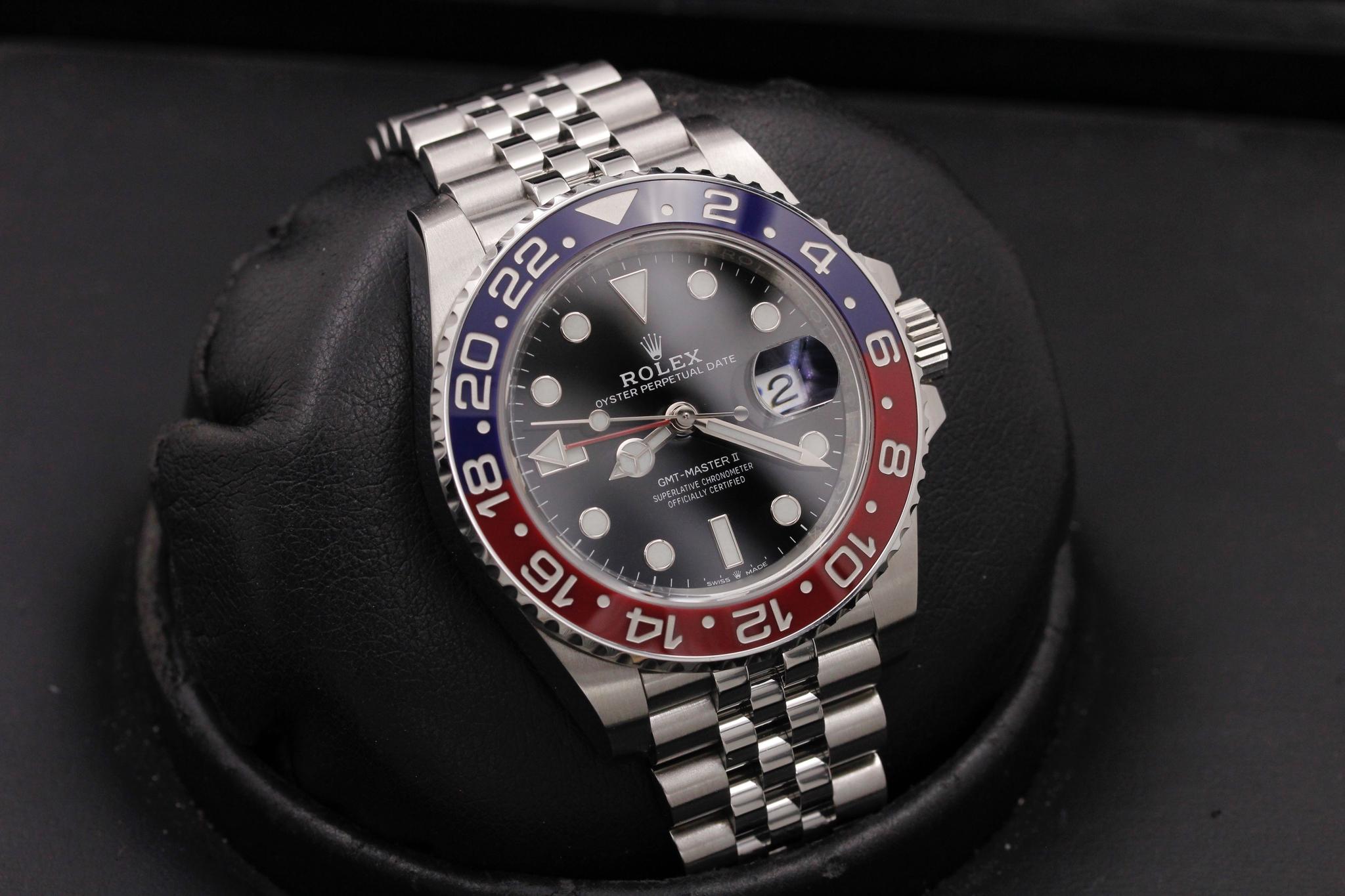 Watch Image 10