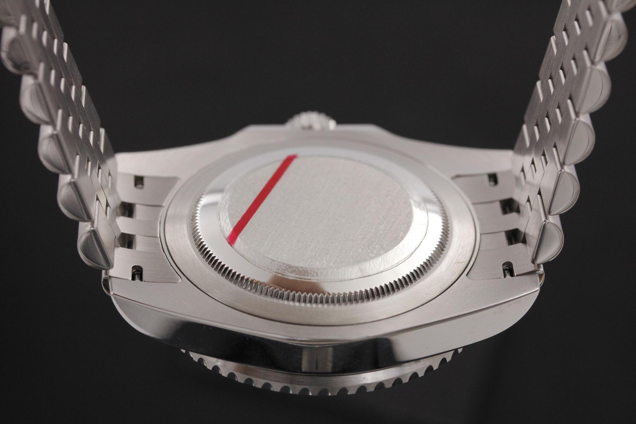 Watch Image 7