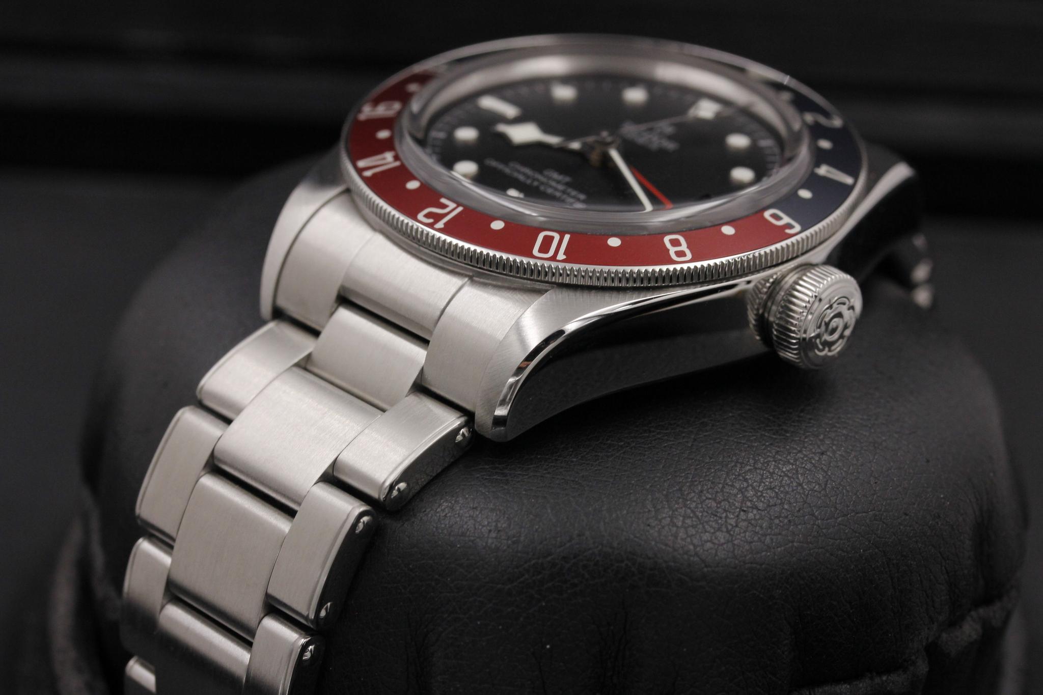 Watch Image 2