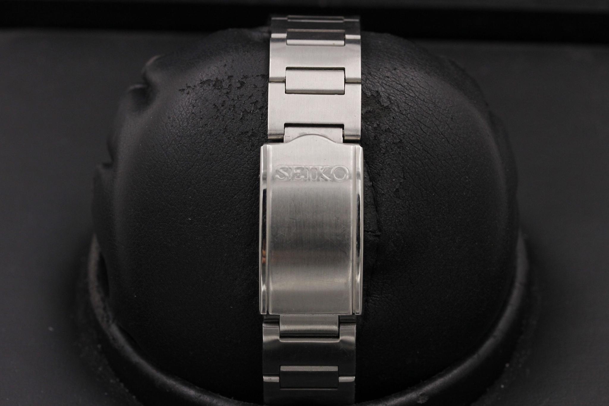 Watch Image 8