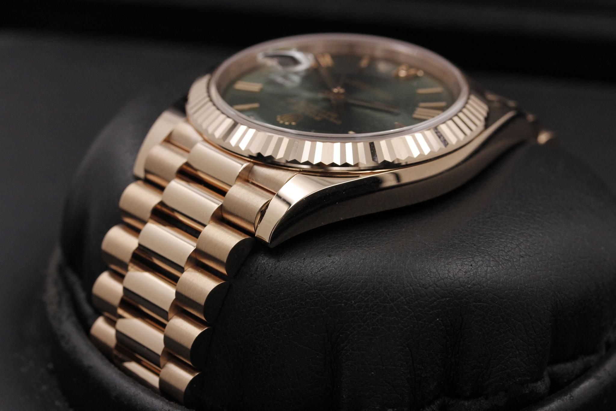 Watch Image 5