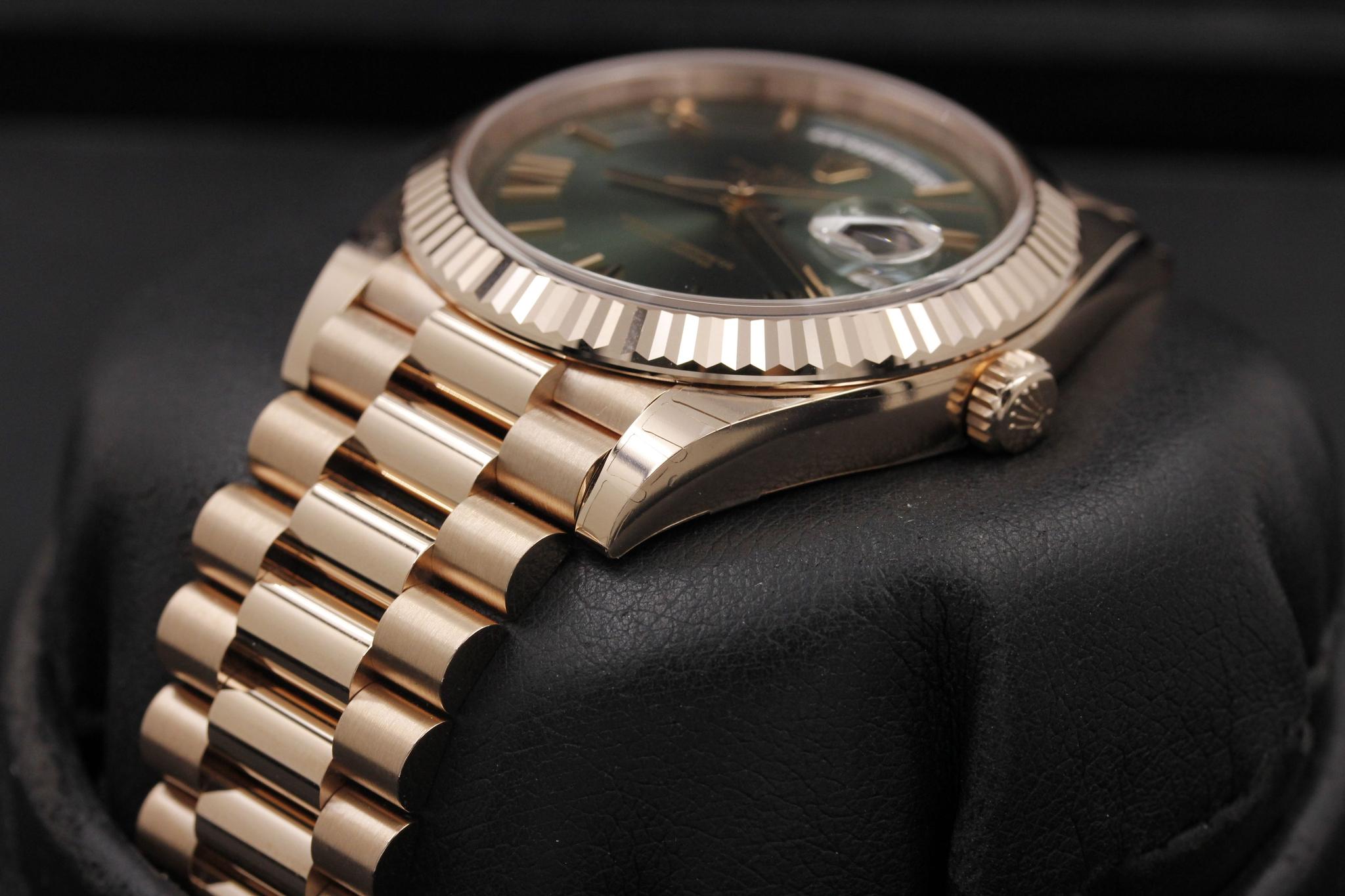 Watch Image 2