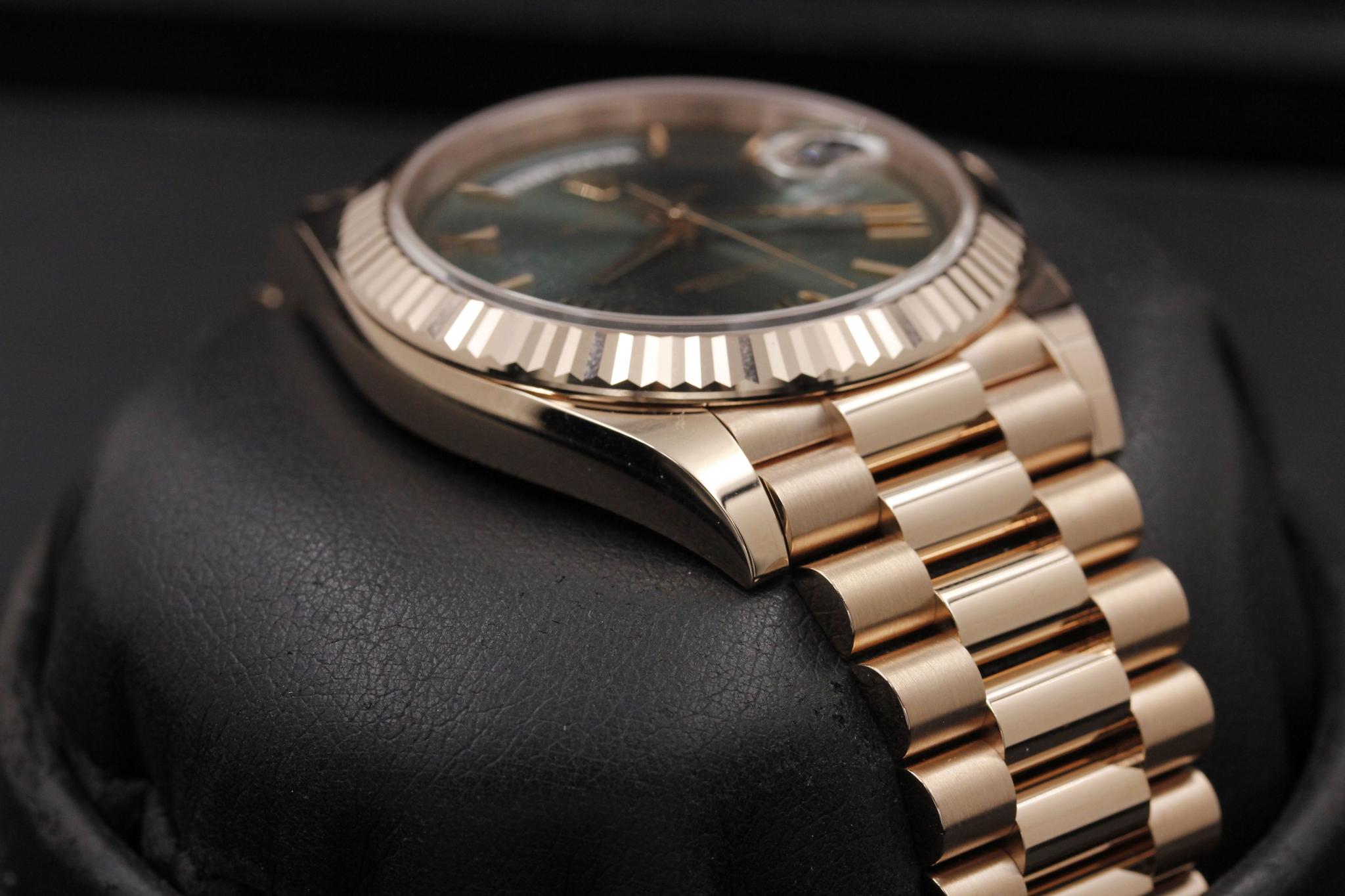 Watch Image 6