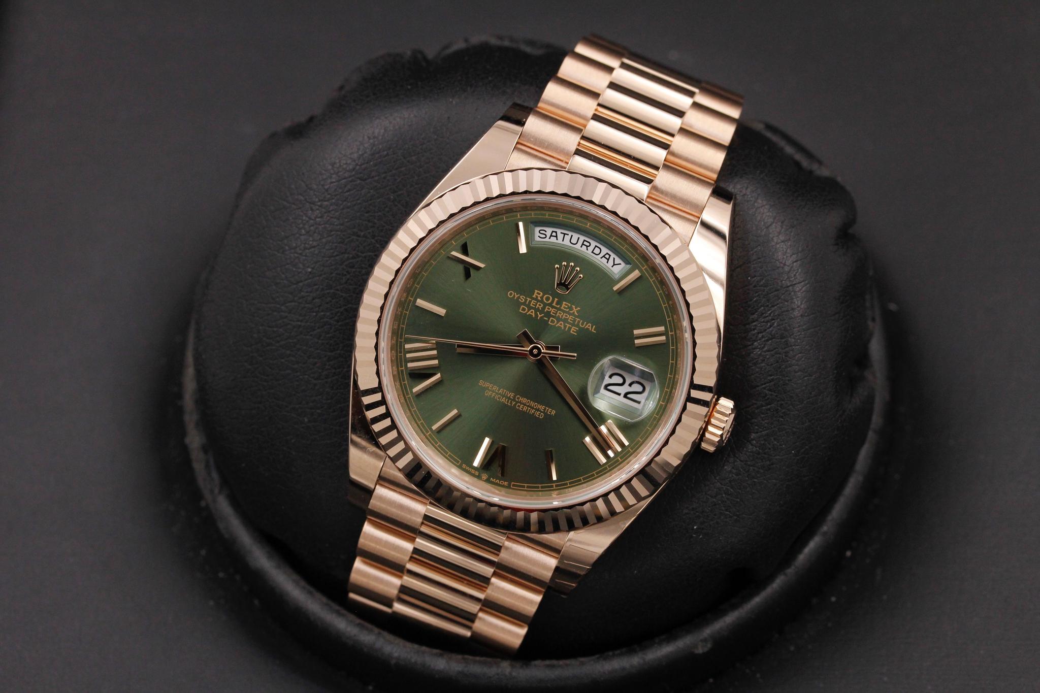 Watch Image 9