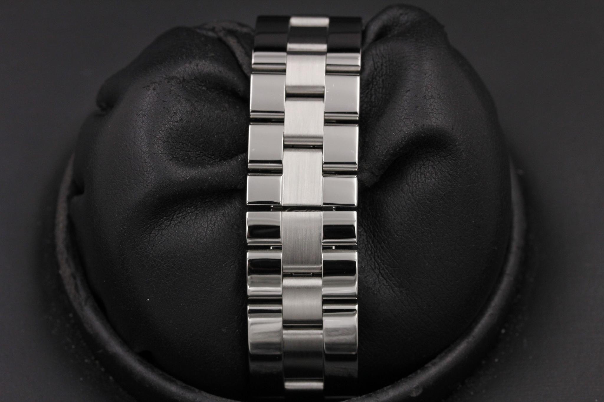 Watch Image 8