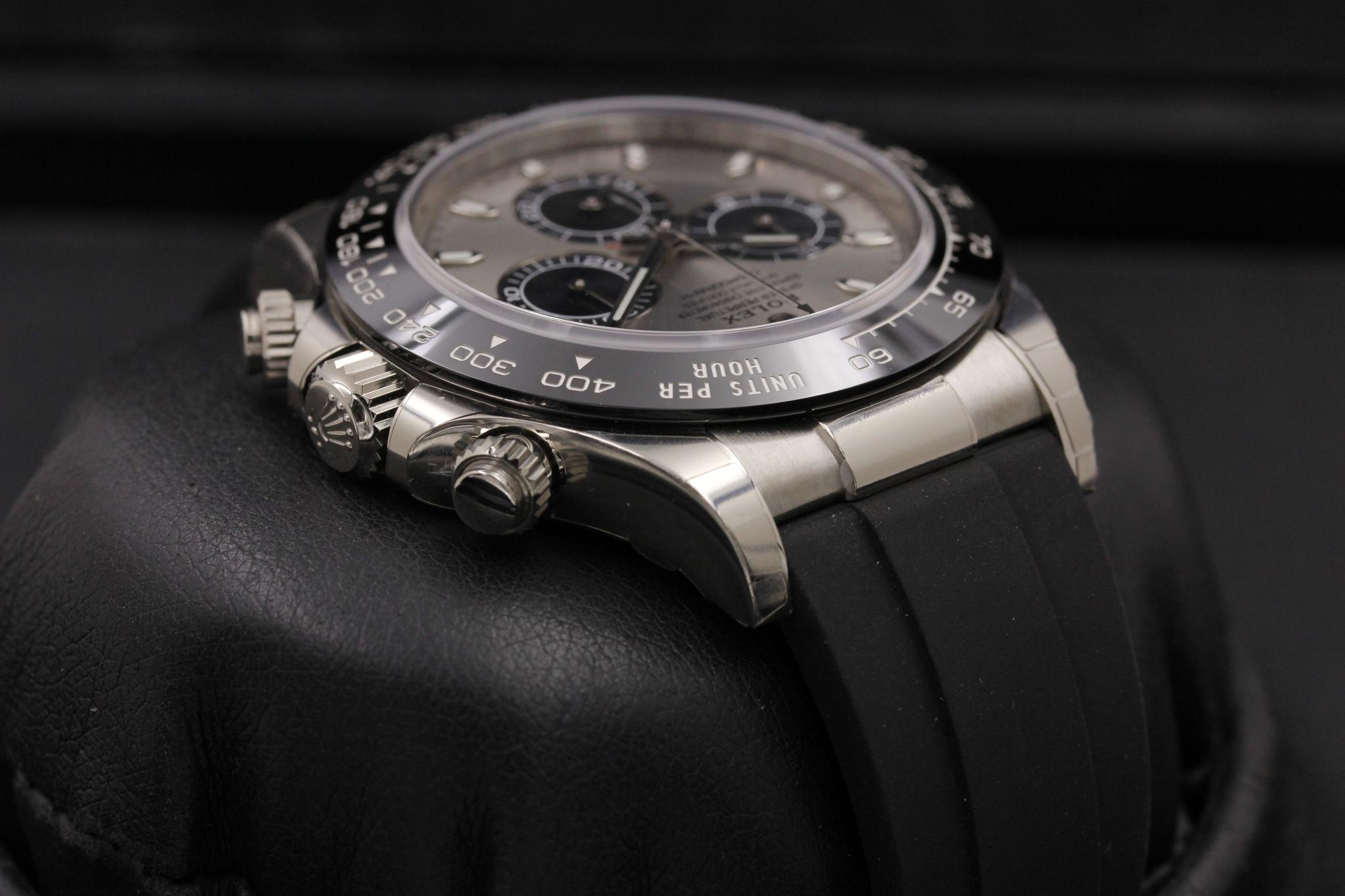 Watch Image 4