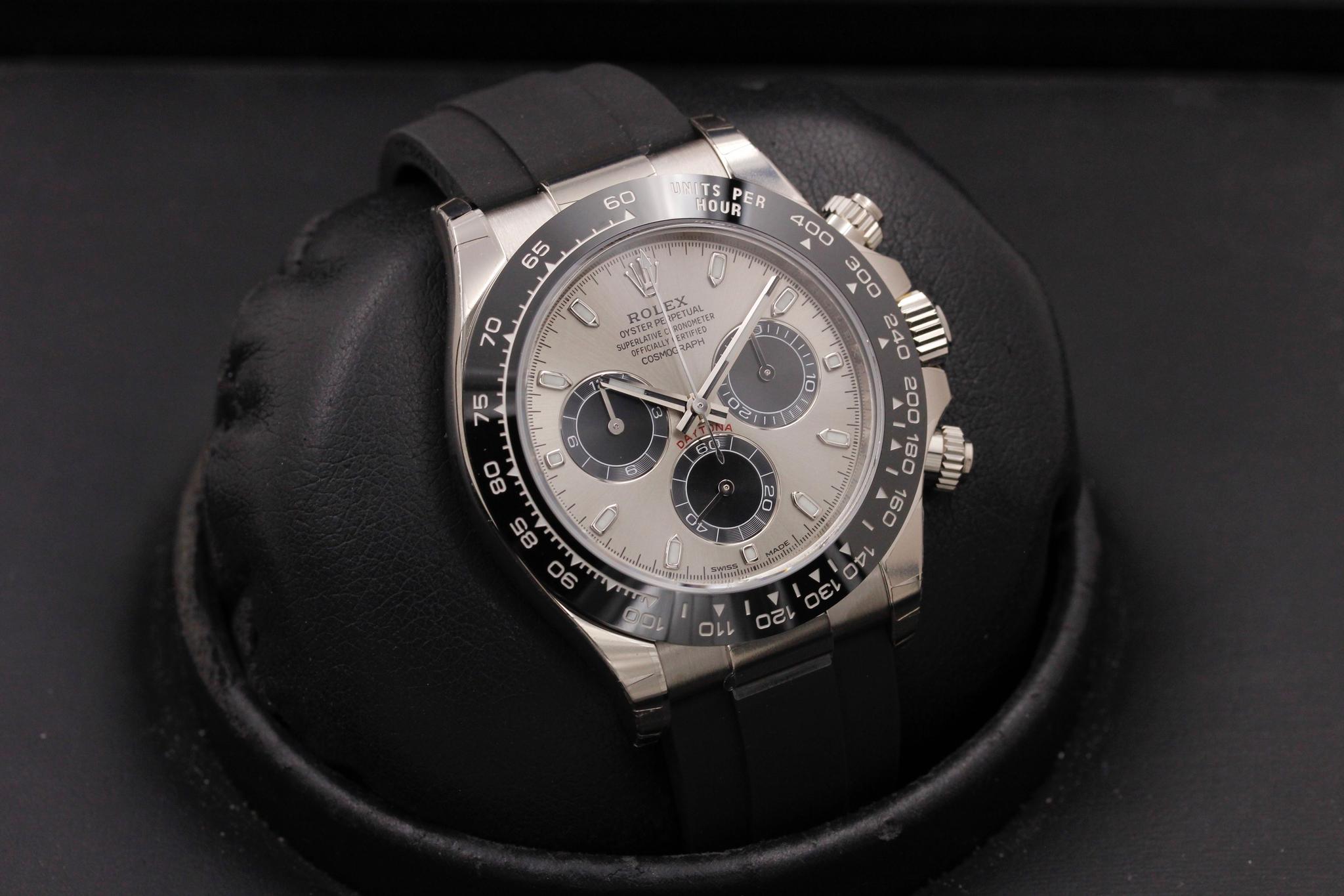 Watch Image 10