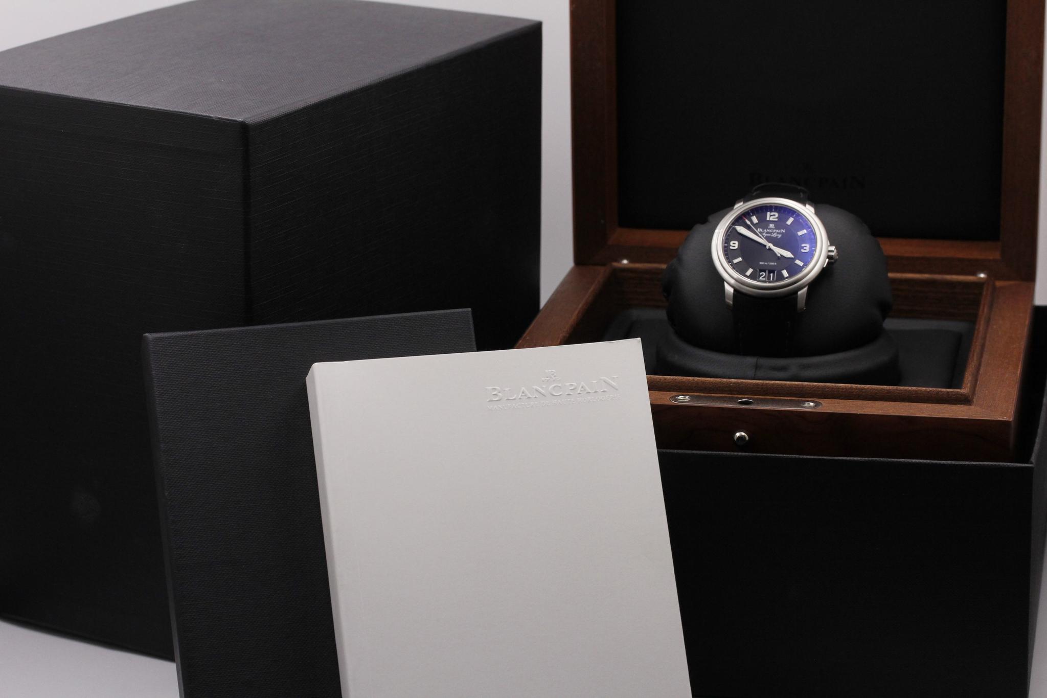 Watch Image 11