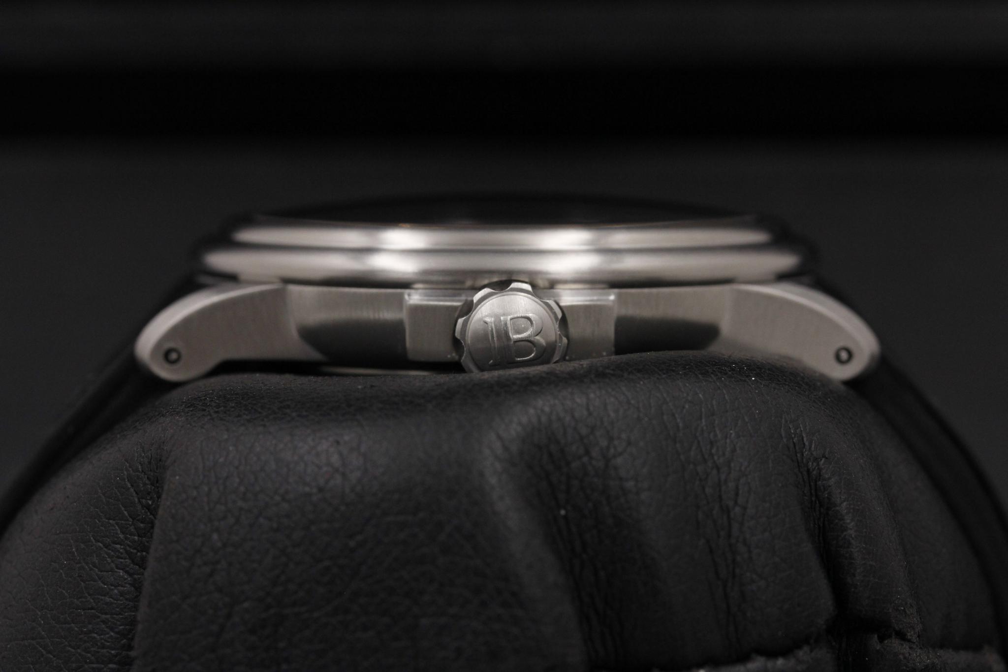 Watch Image 3