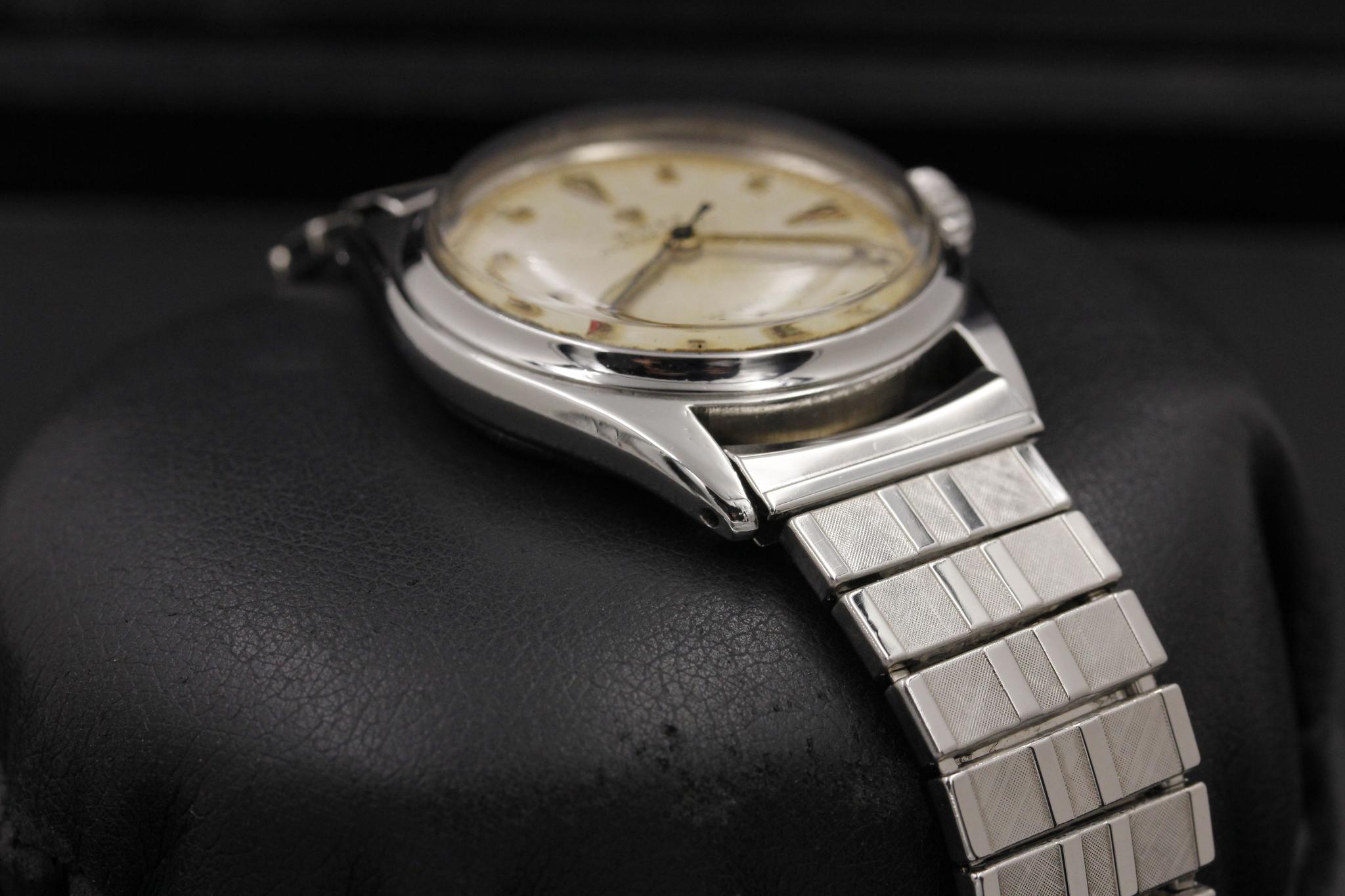 Watch Image 6