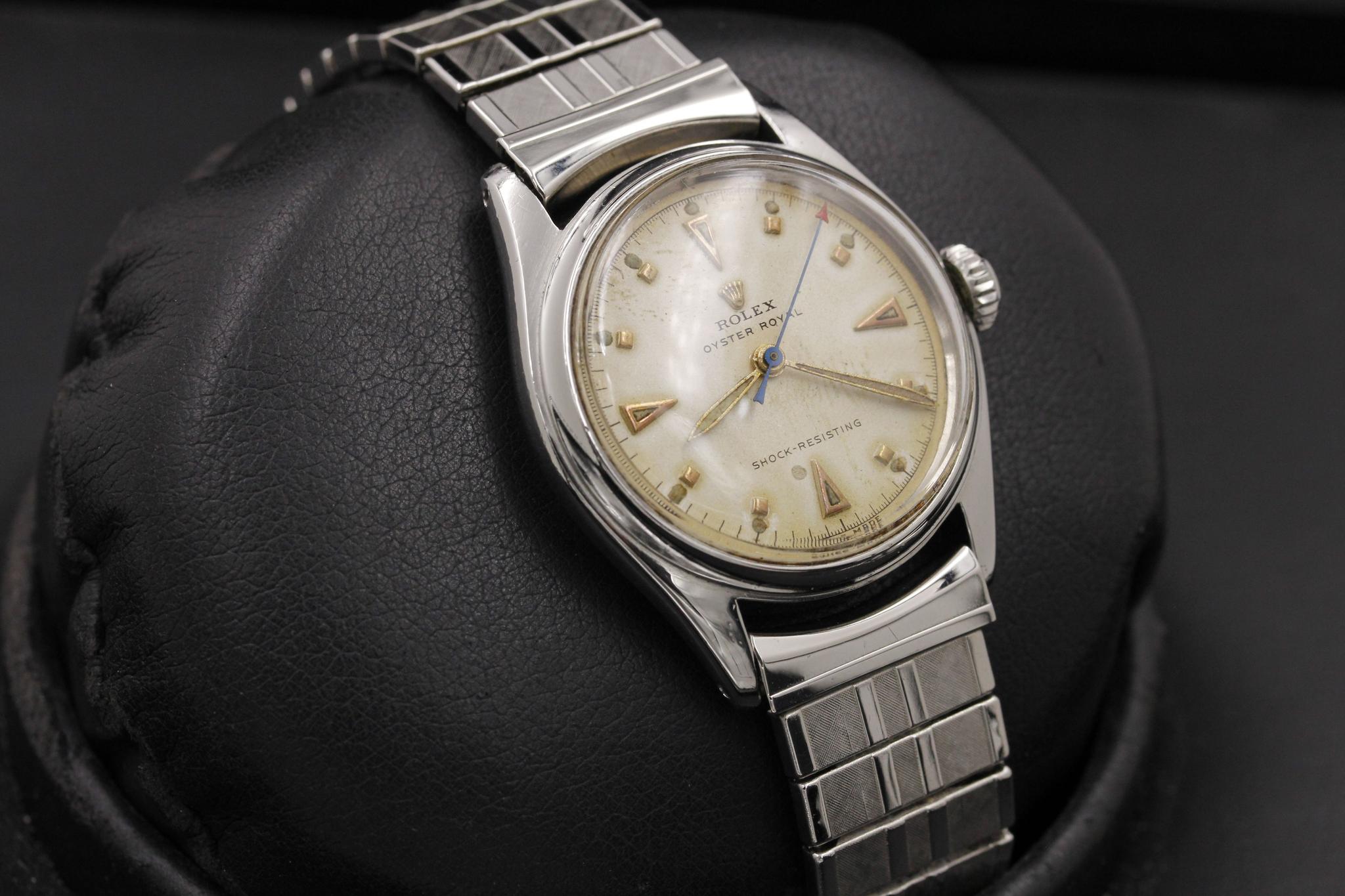 Watch Image 13