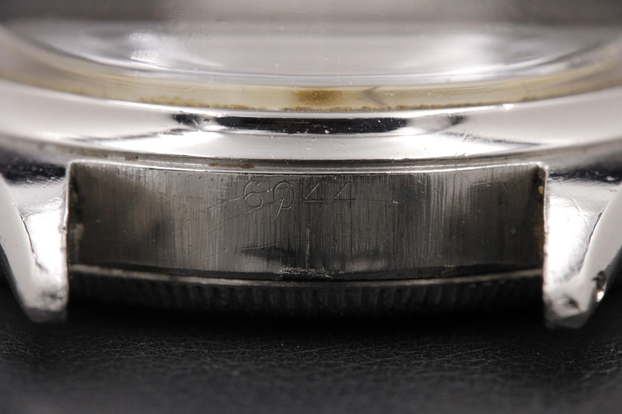Watch Image 10