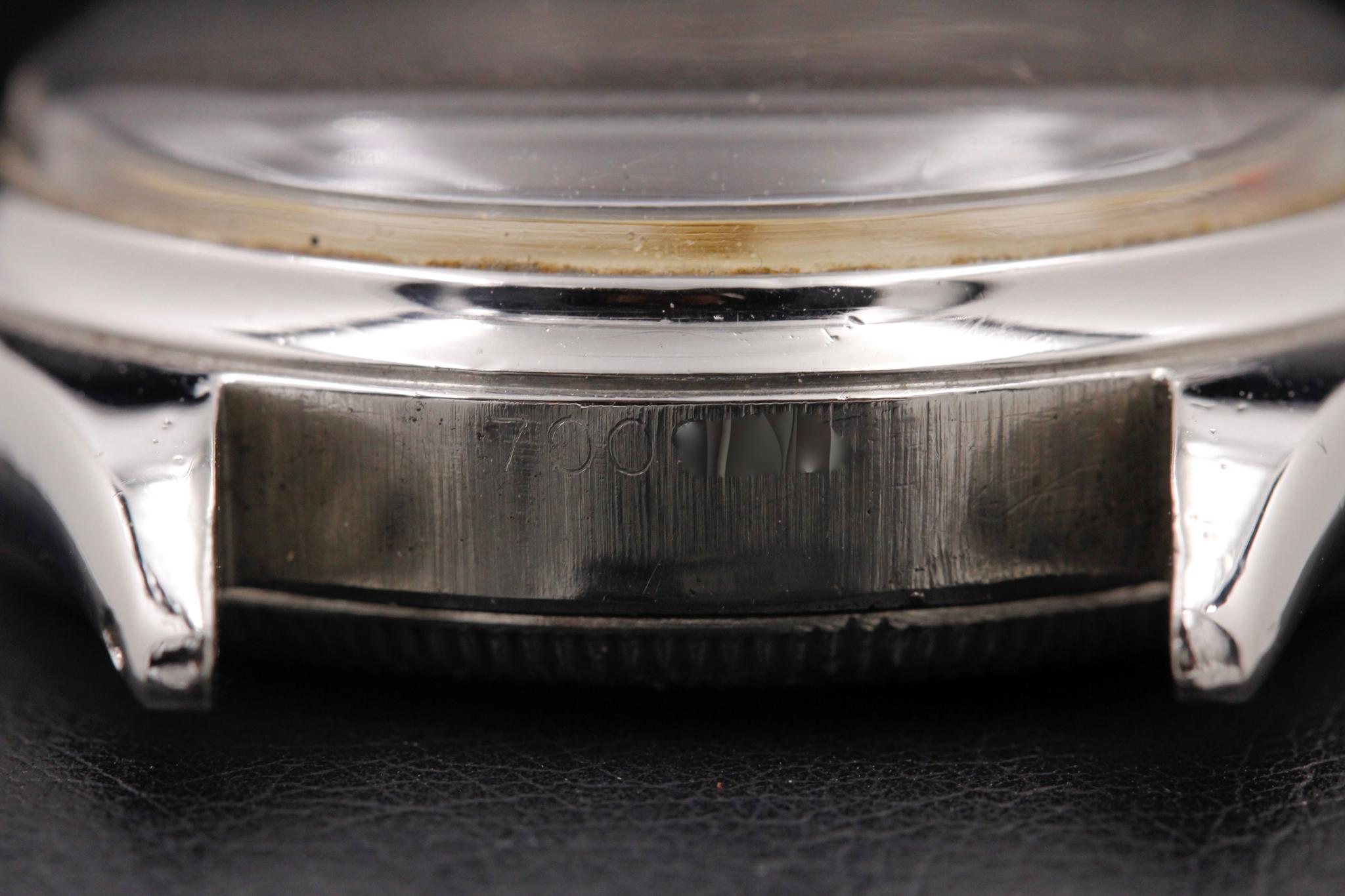 Watch Image 11