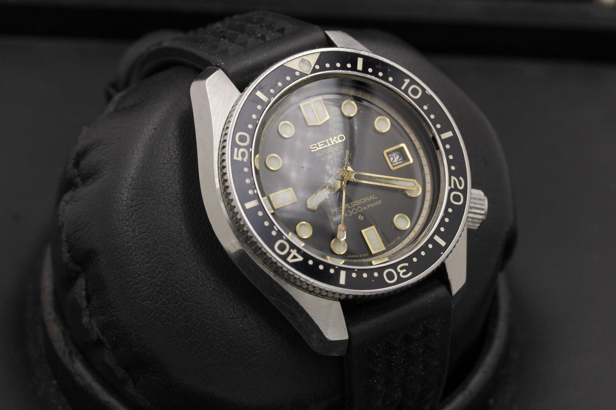 Watch Image 10