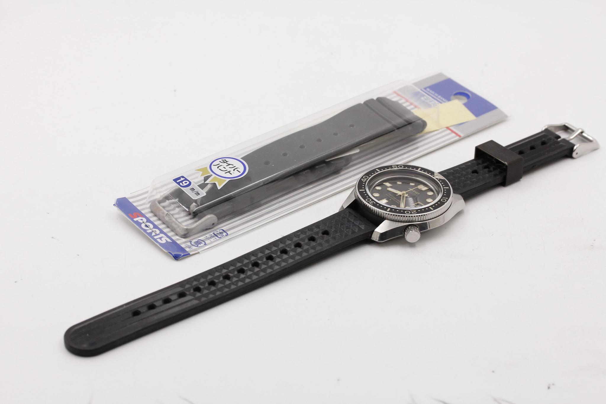 Watch Image 11