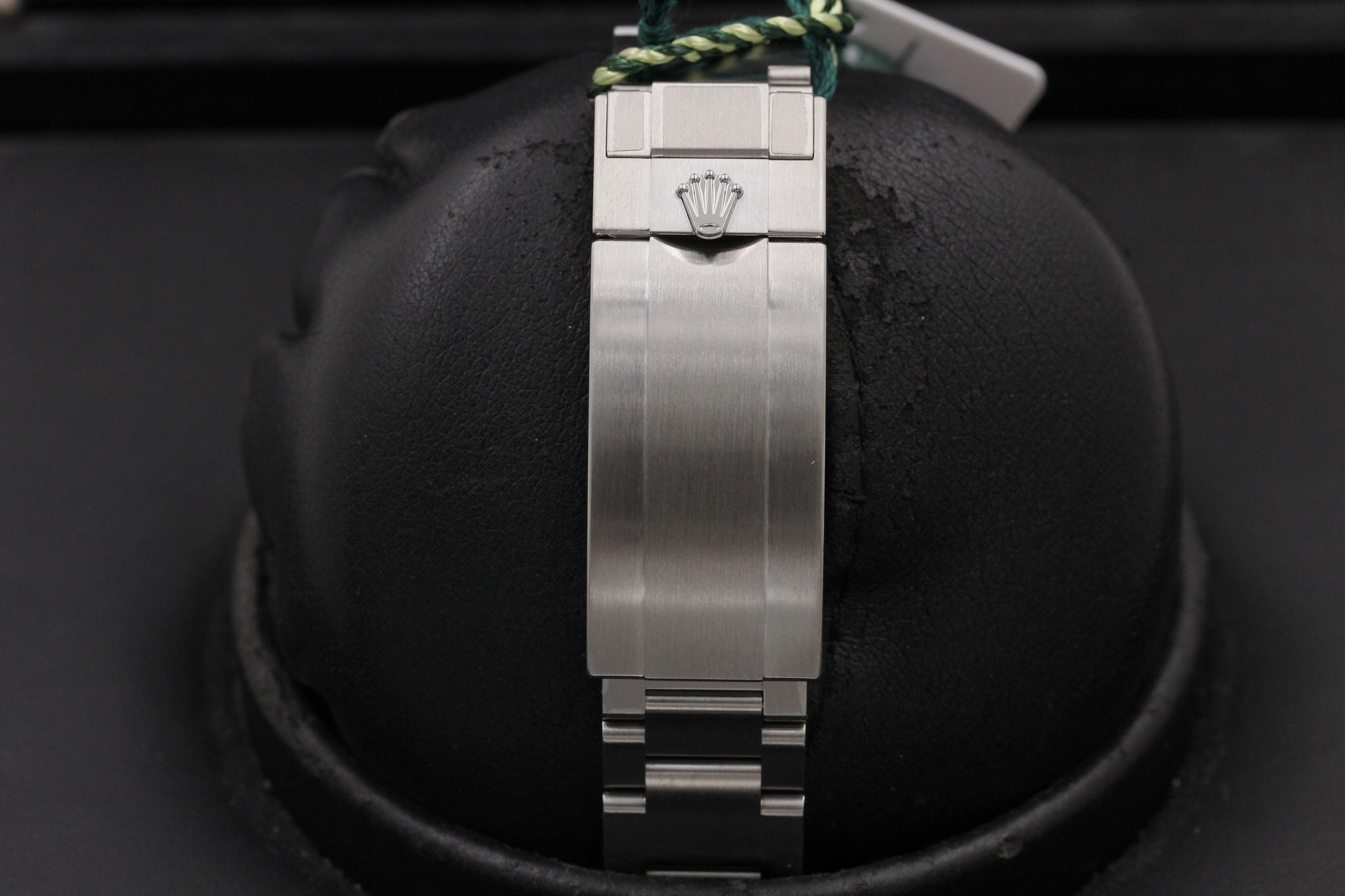 Watch Image 8