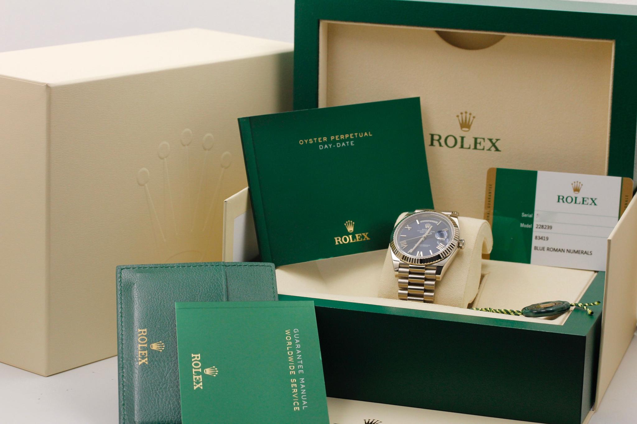 Watch Image 11