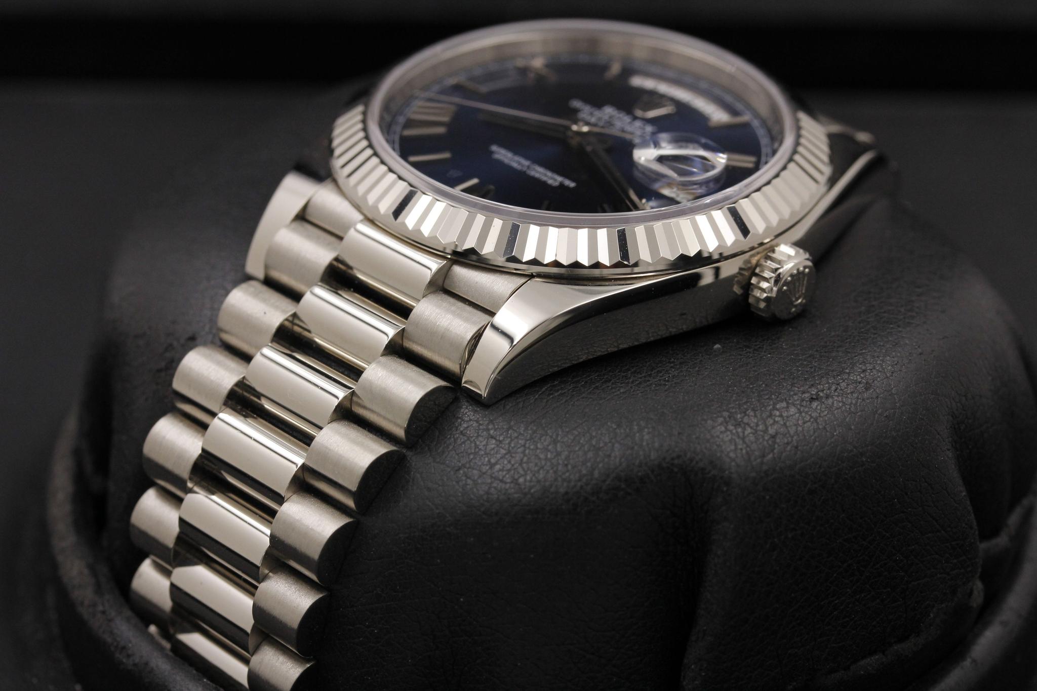 Watch Image 2