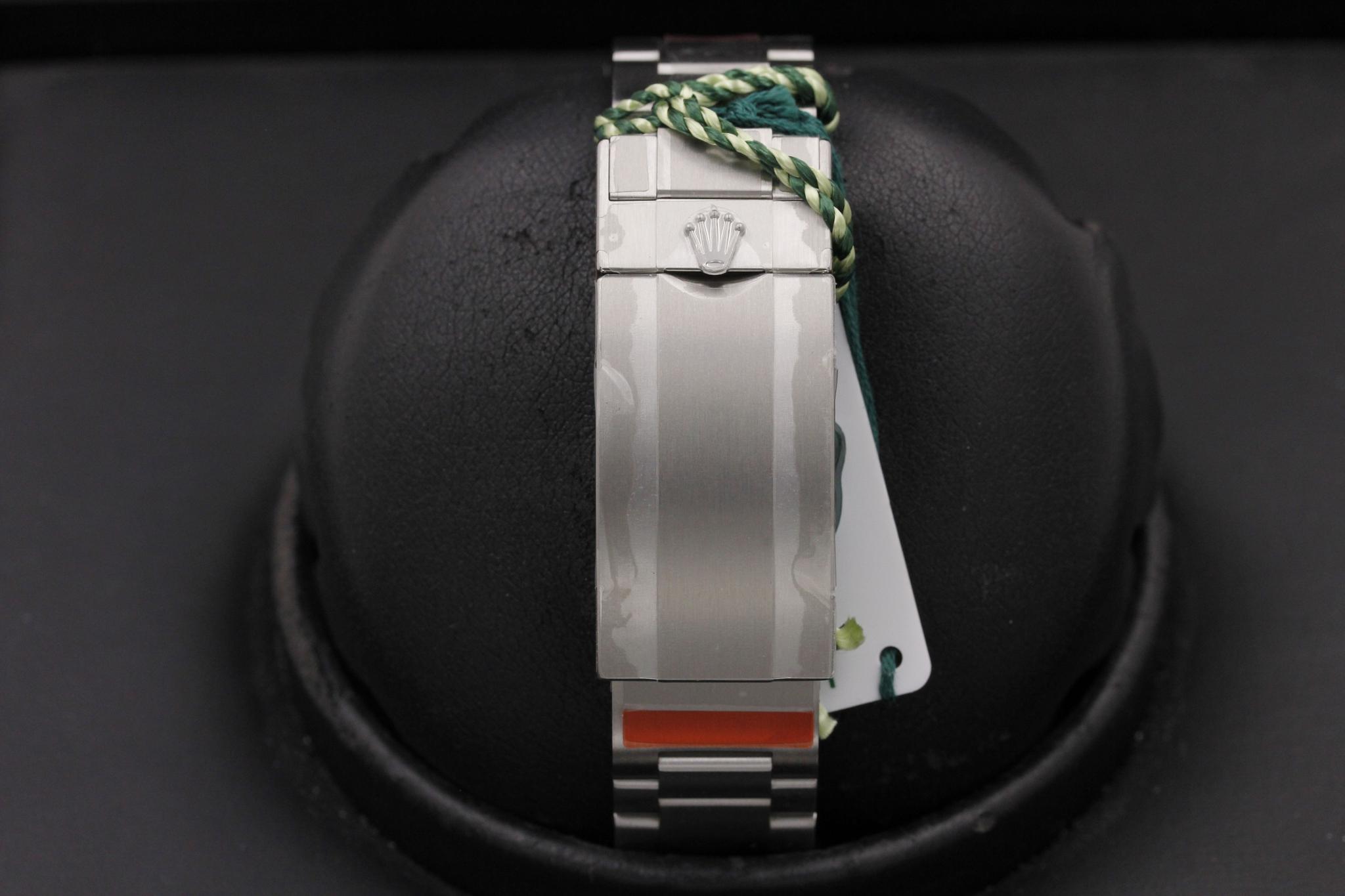 Watch Image 8