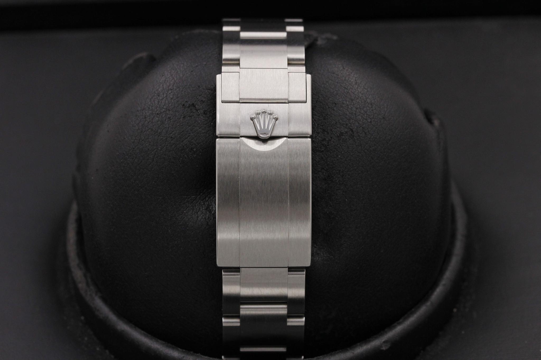 Watch Image 8