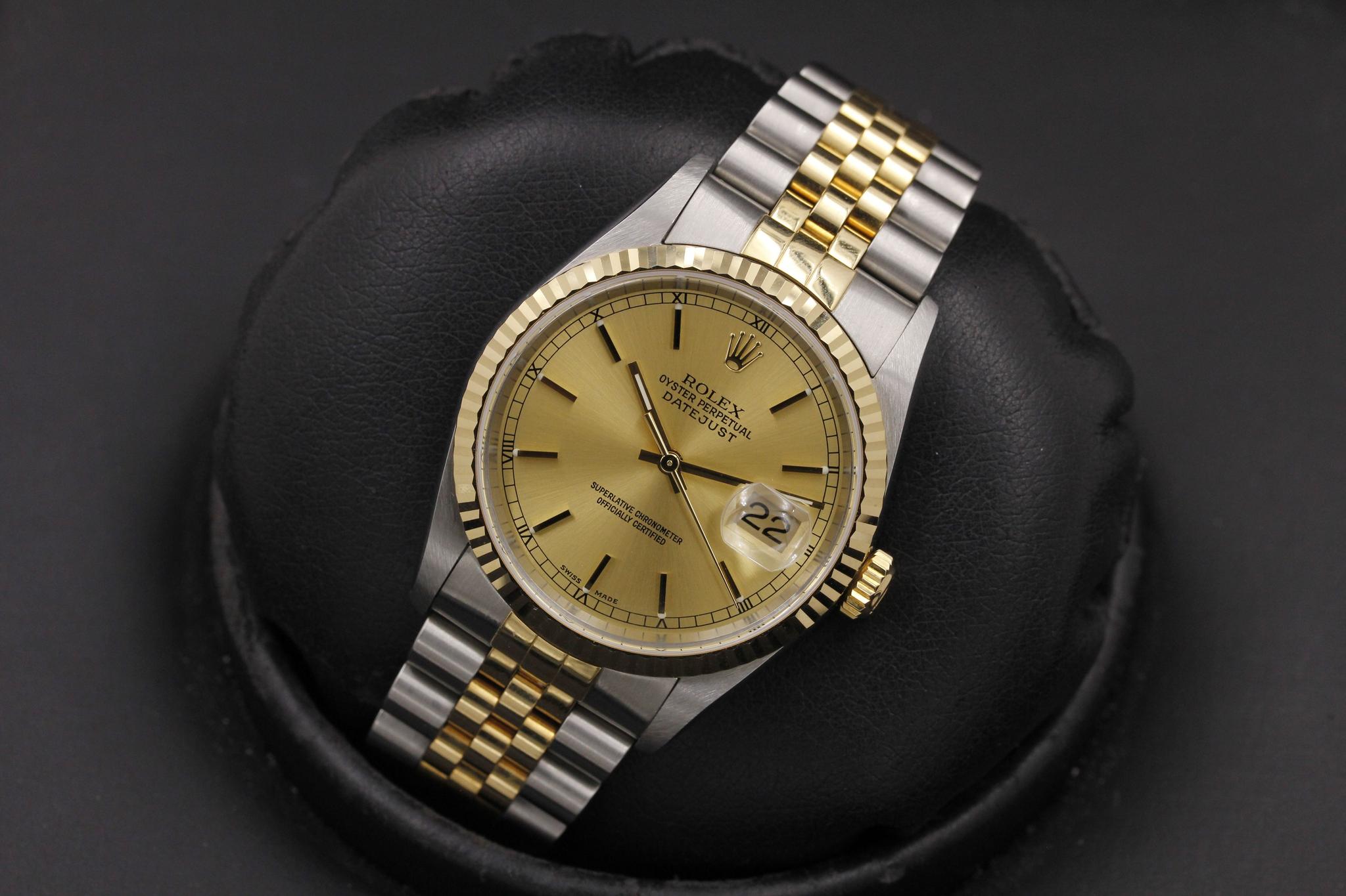 Watch Image 11
