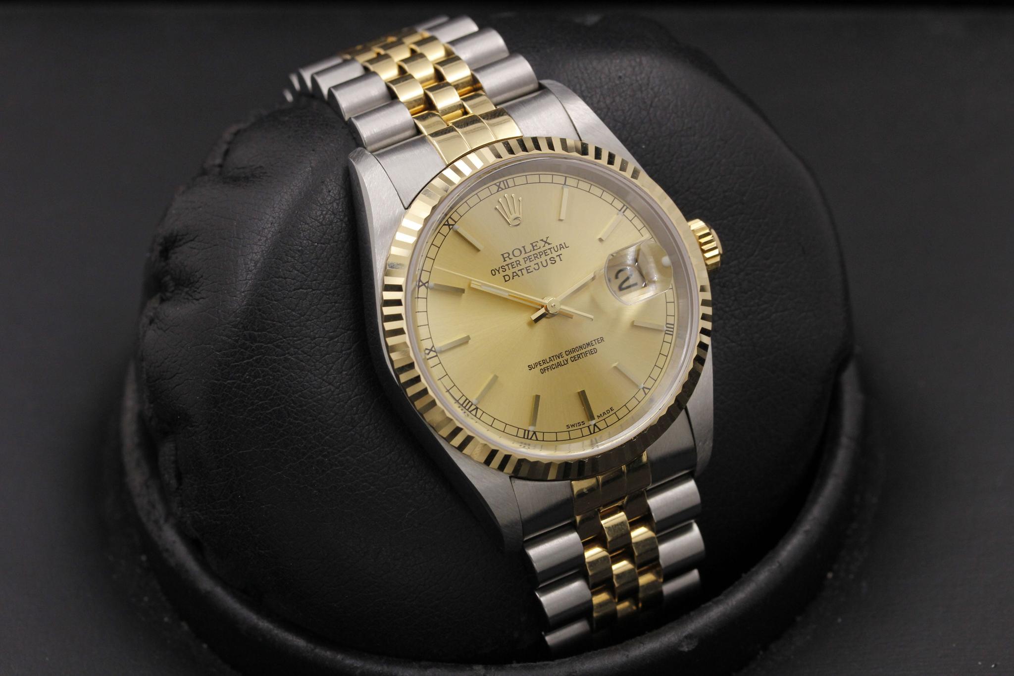 Watch Image 12