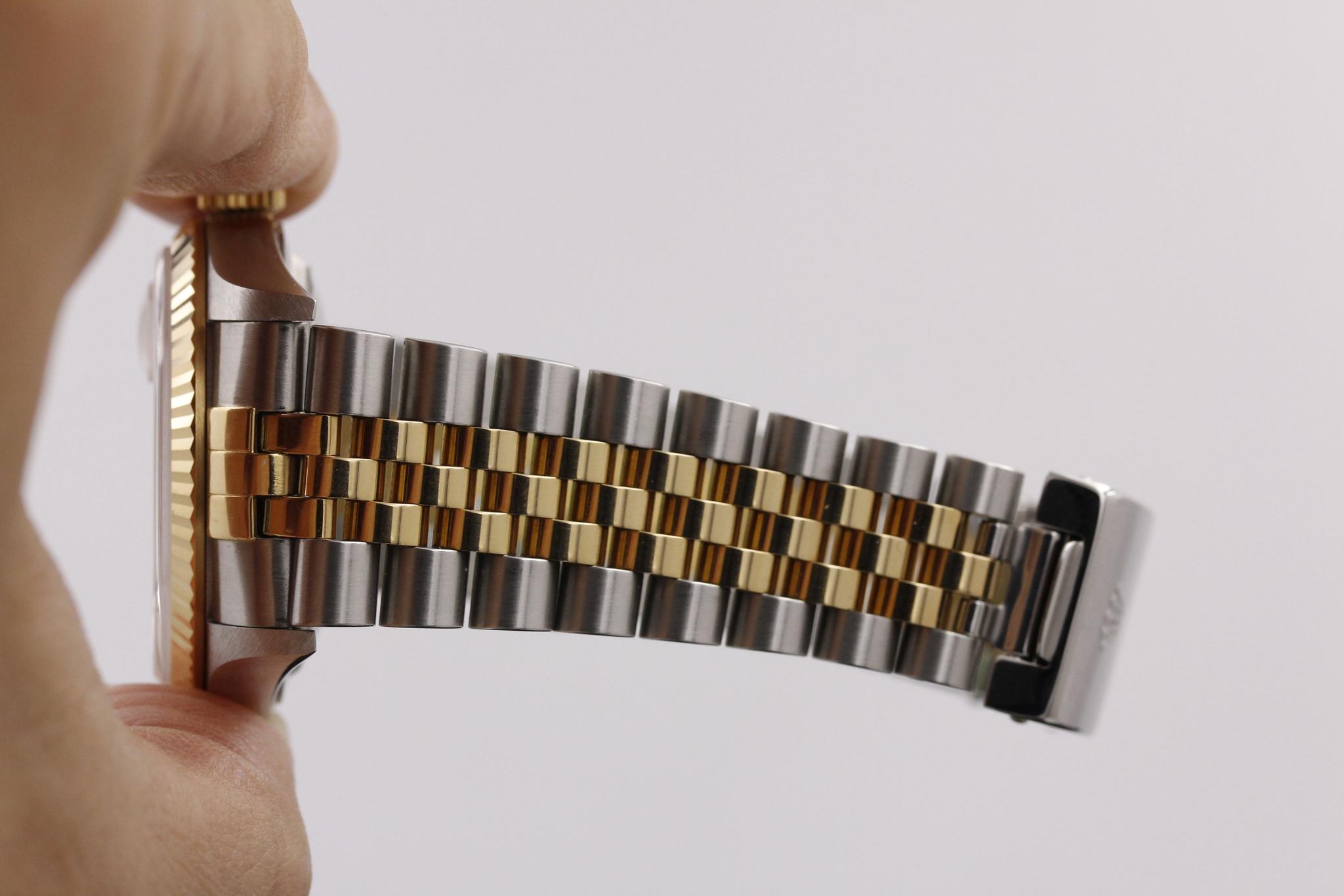 Watch Image 10