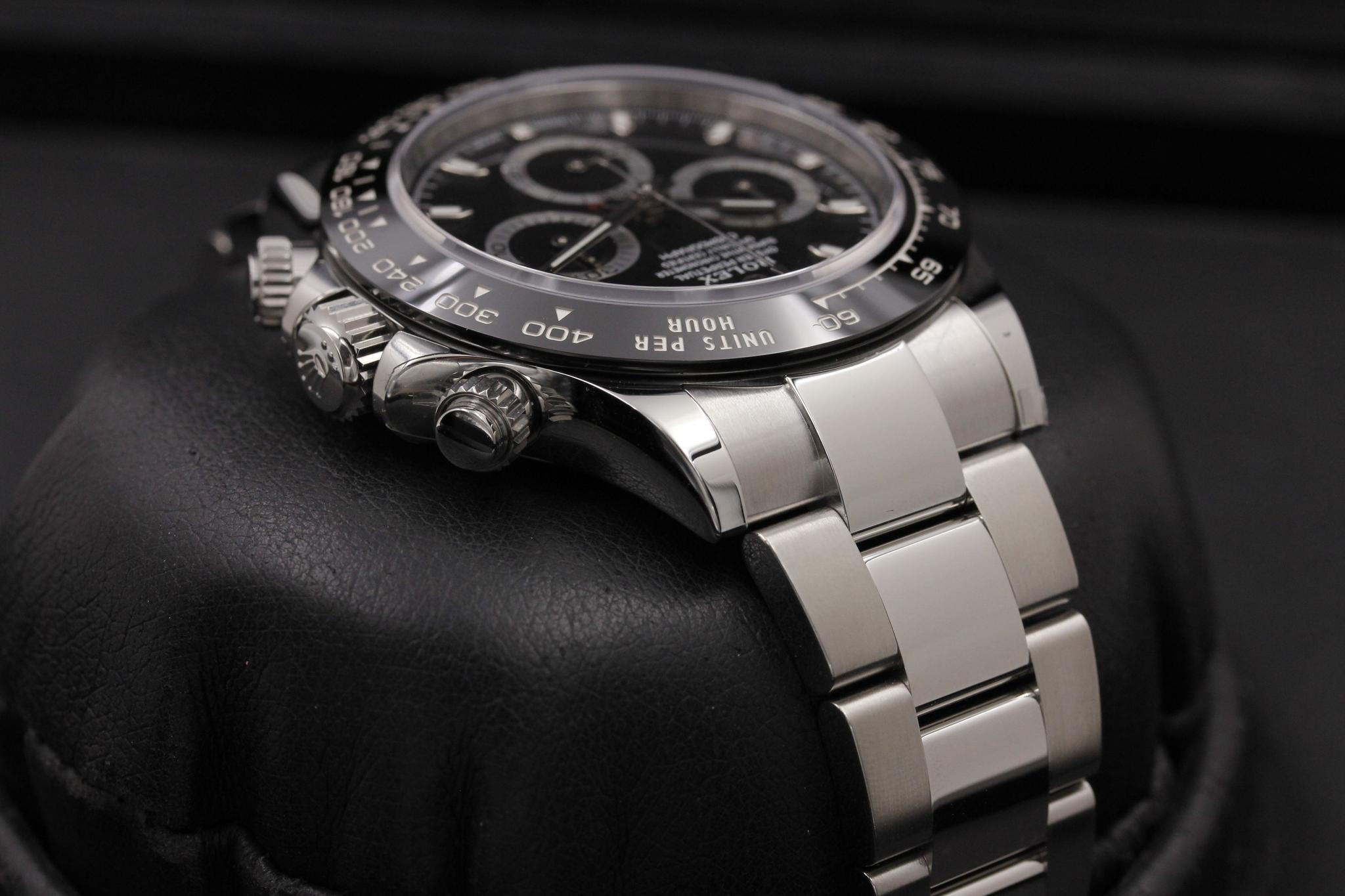 Watch Image 4