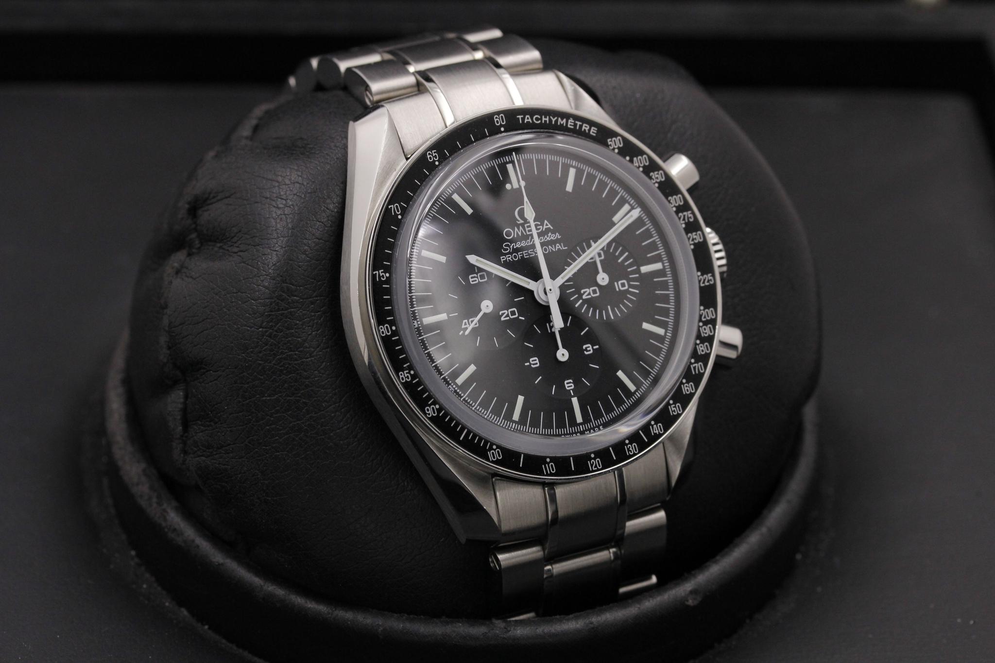 Watch Image 10