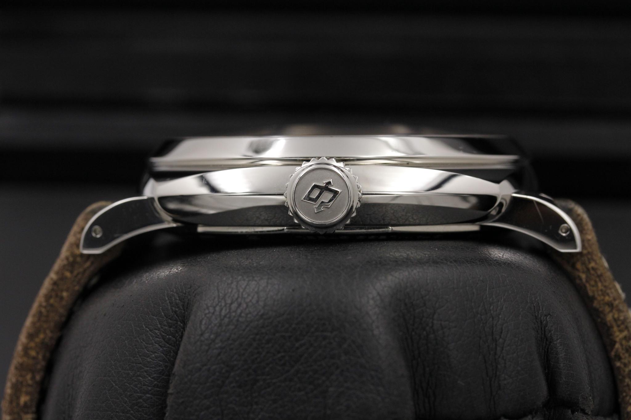 Watch Image 3