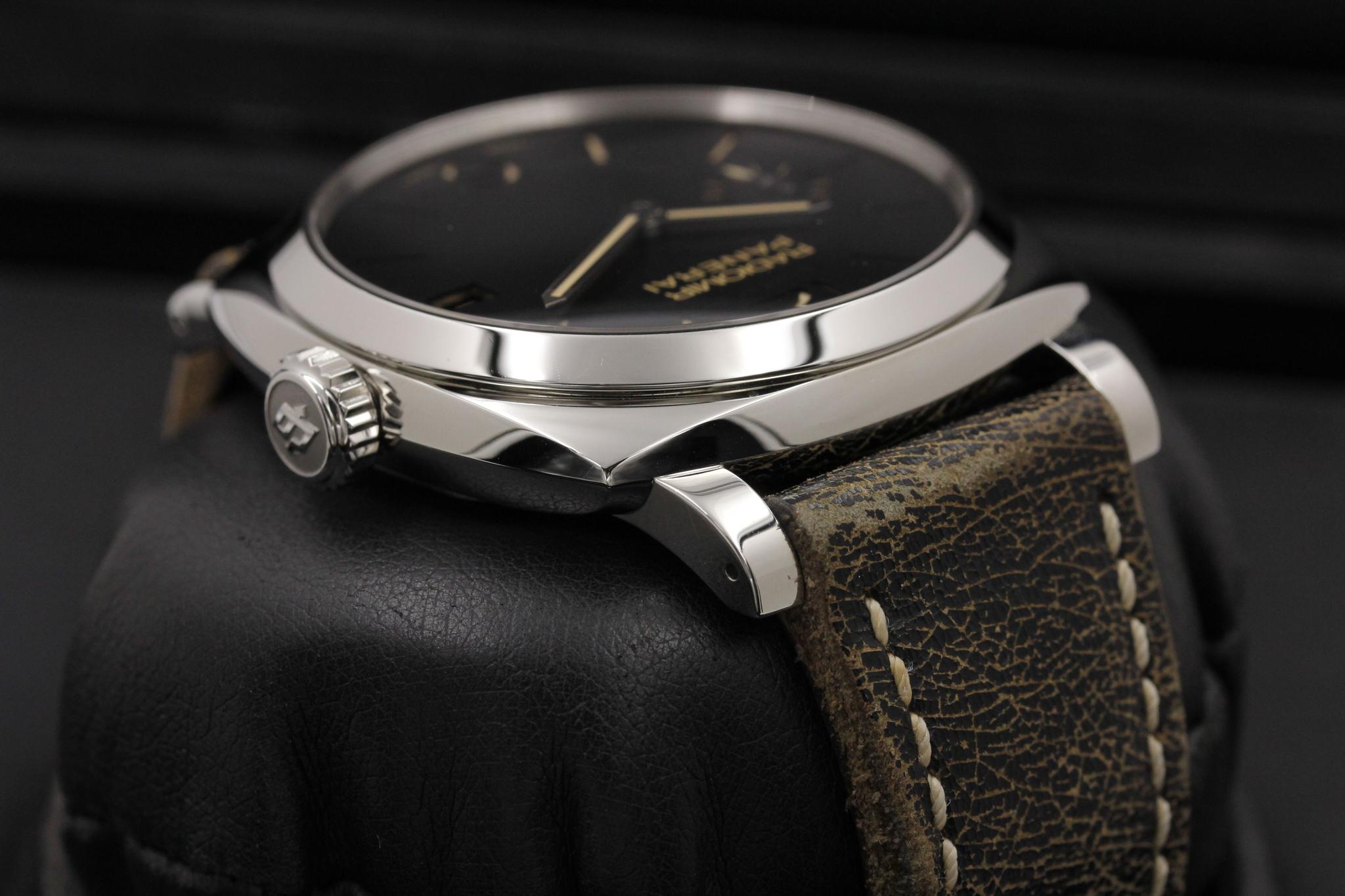 Watch Image 4
