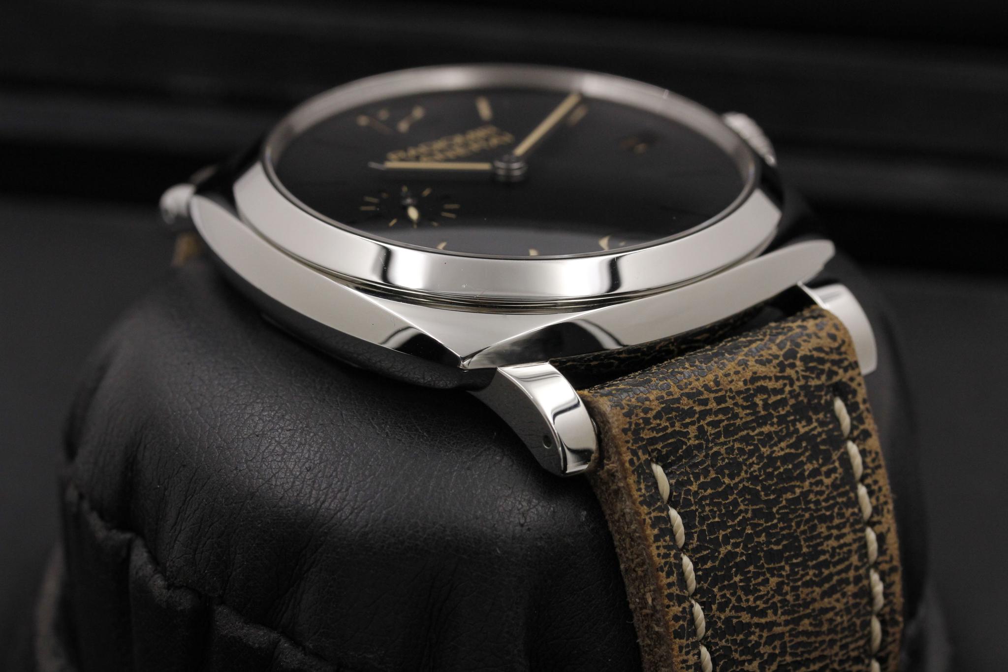 Watch Image 6