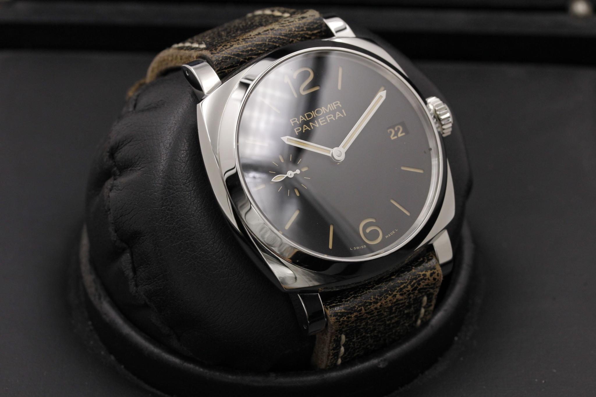 Watch Image 10
