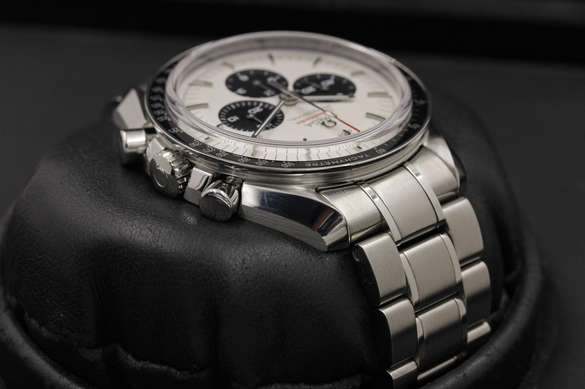Watch Image 4