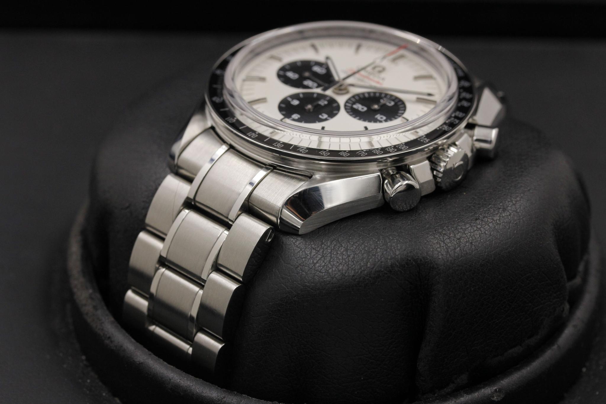 Watch Image 2