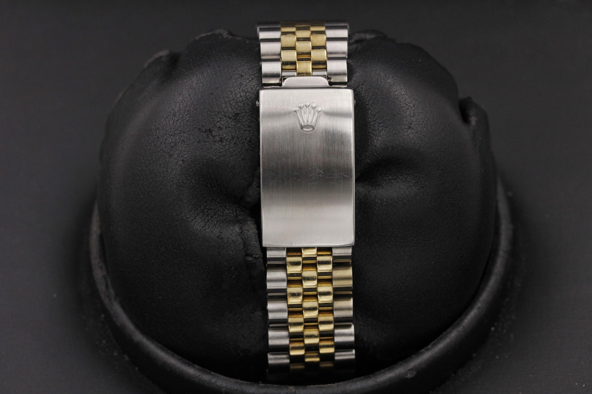 Watch Image 10