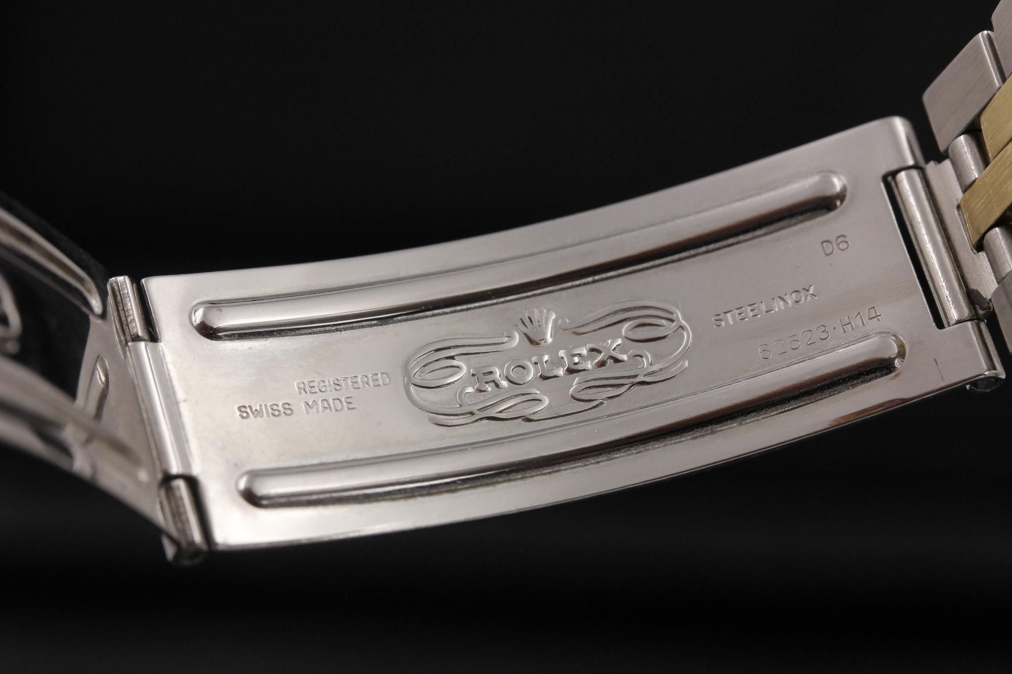 Watch Image 11