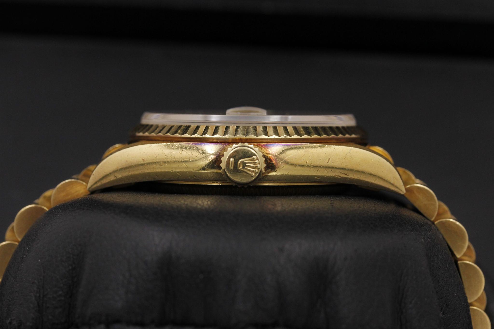 Watch Image 4