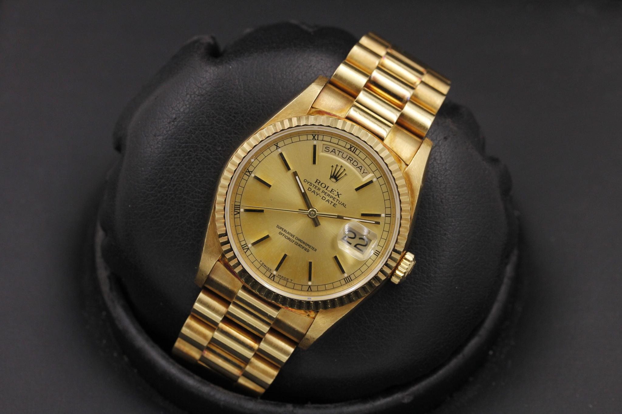 Watch Image 14