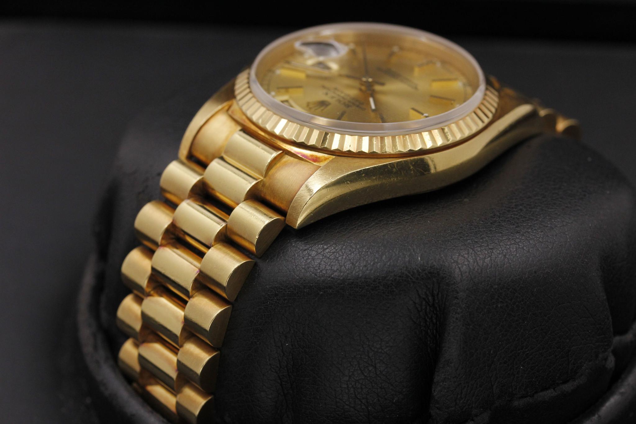 Watch Image 6