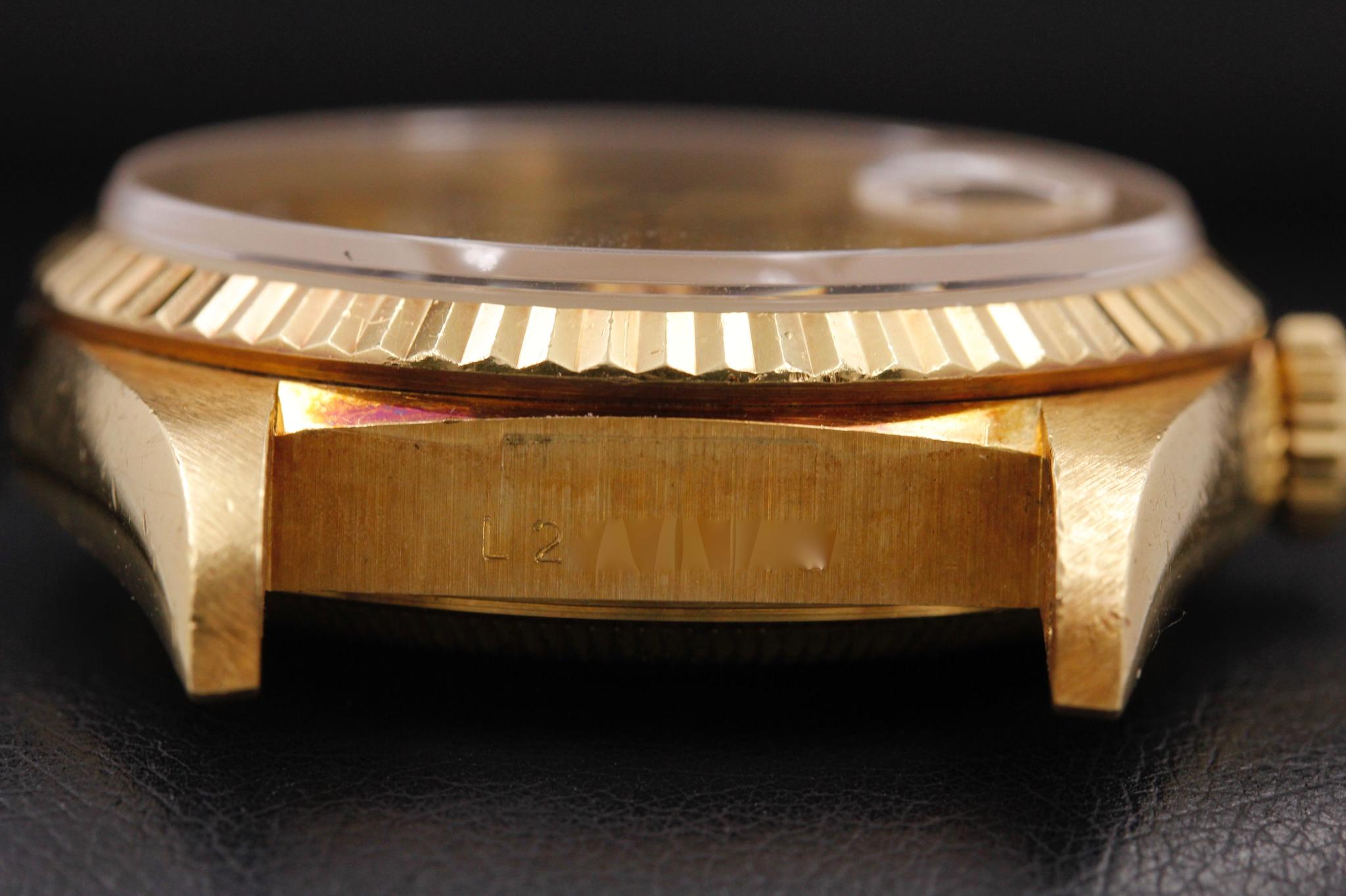 Watch Image 12